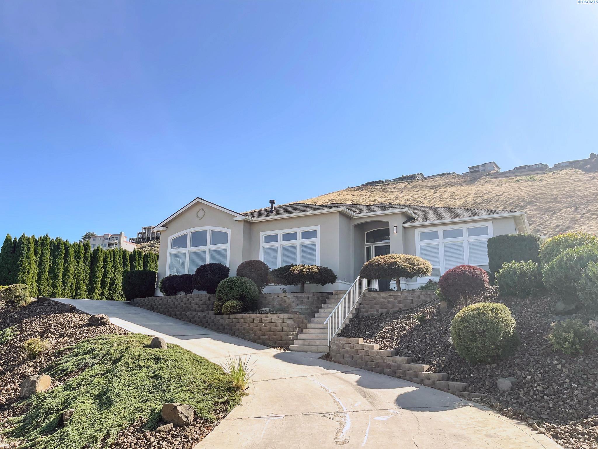 231 Meadowridge Loop, Richland, WA 99352