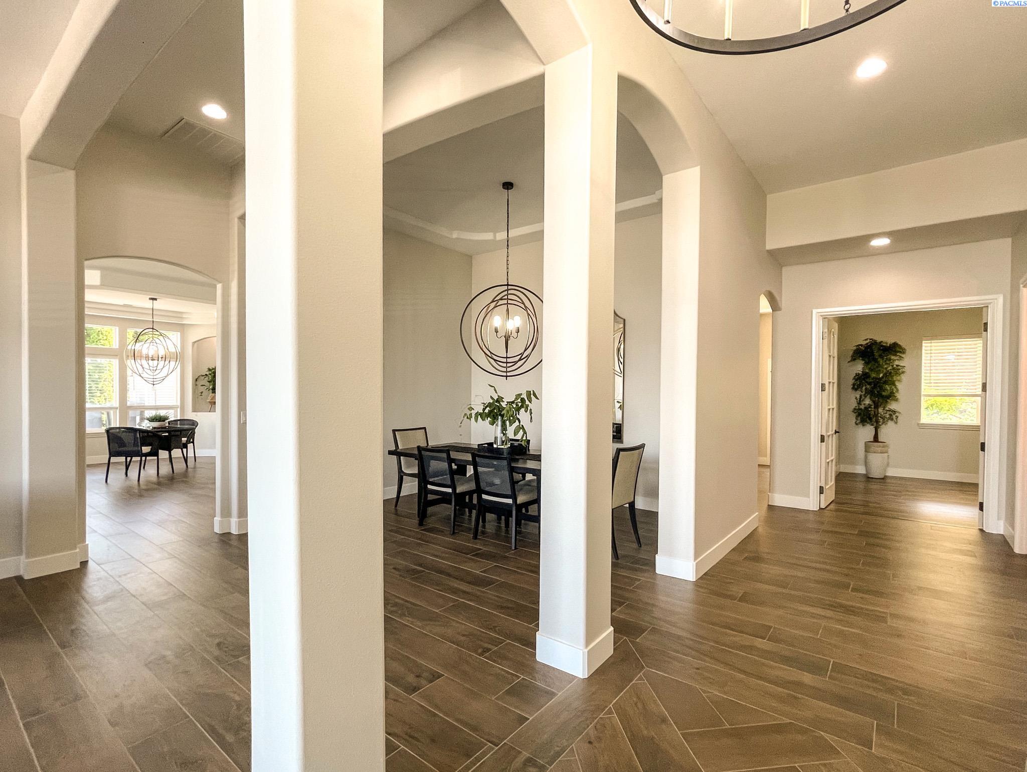231 Meadowridge Loop, Richland, WA 99352