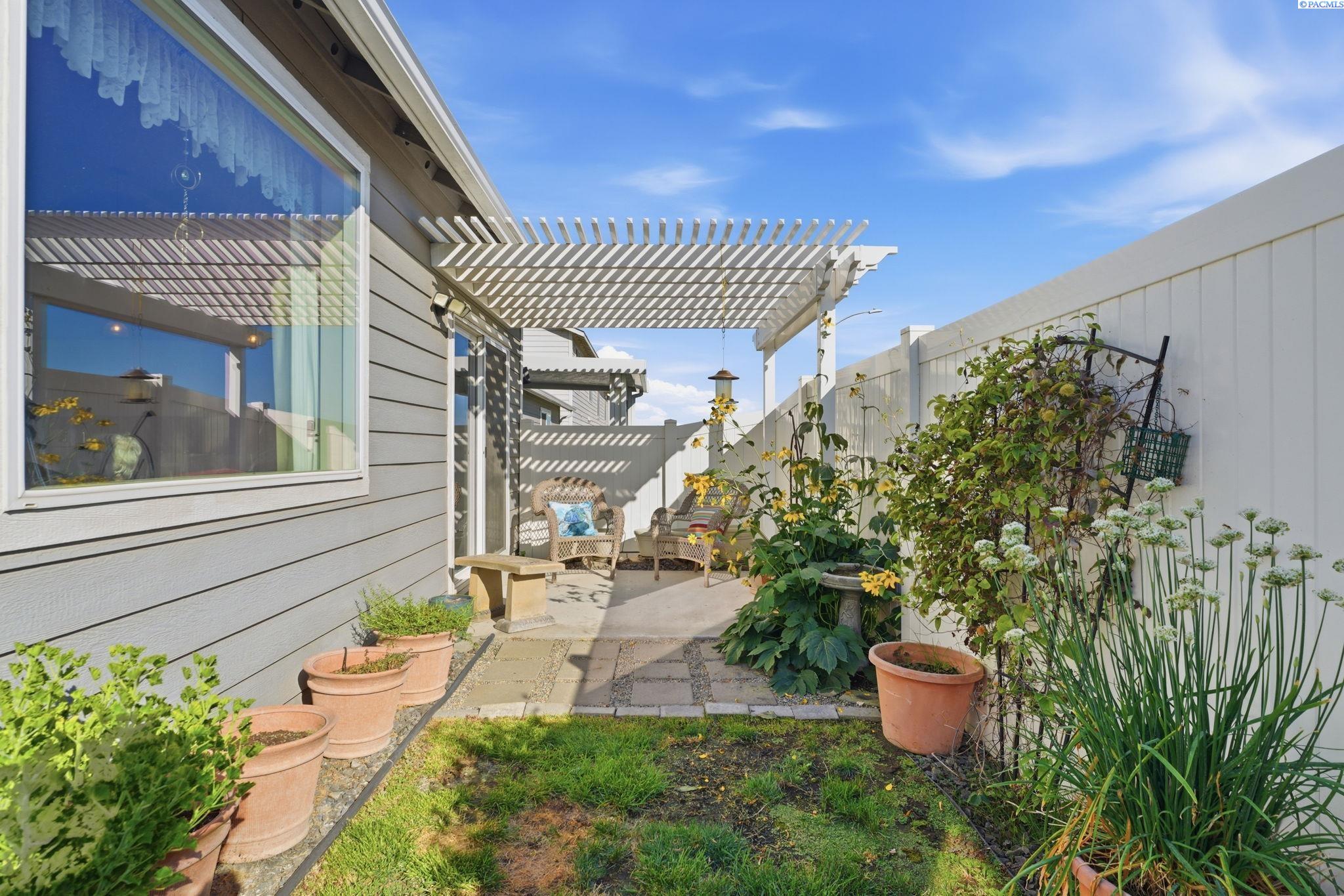 5524 Remington Dr, Pasco, WA 99301
