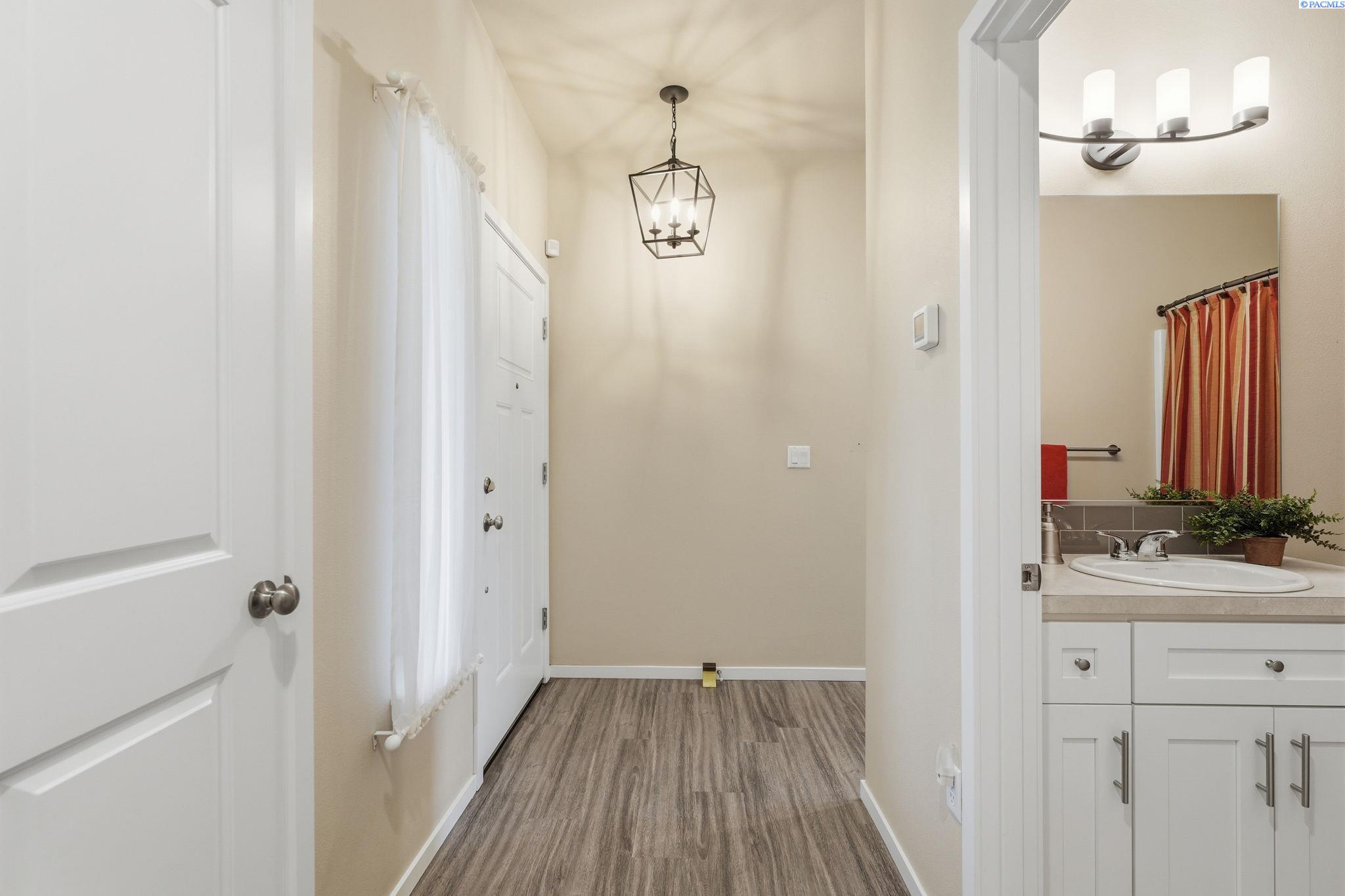 5524 Remington Dr, Pasco, WA 99301