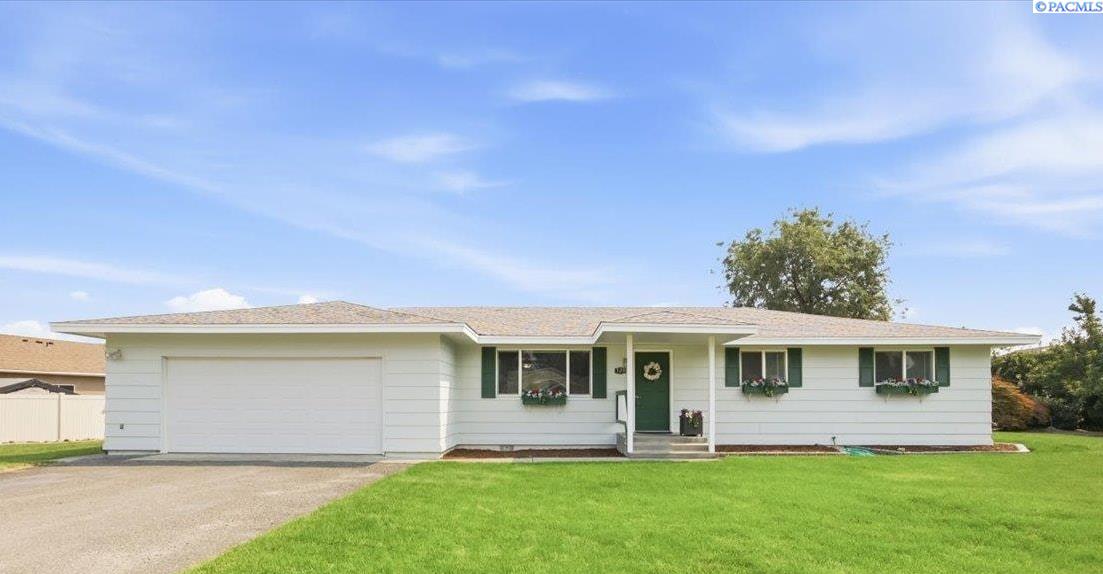 328 N Grant St, Kennewick, WA 99336