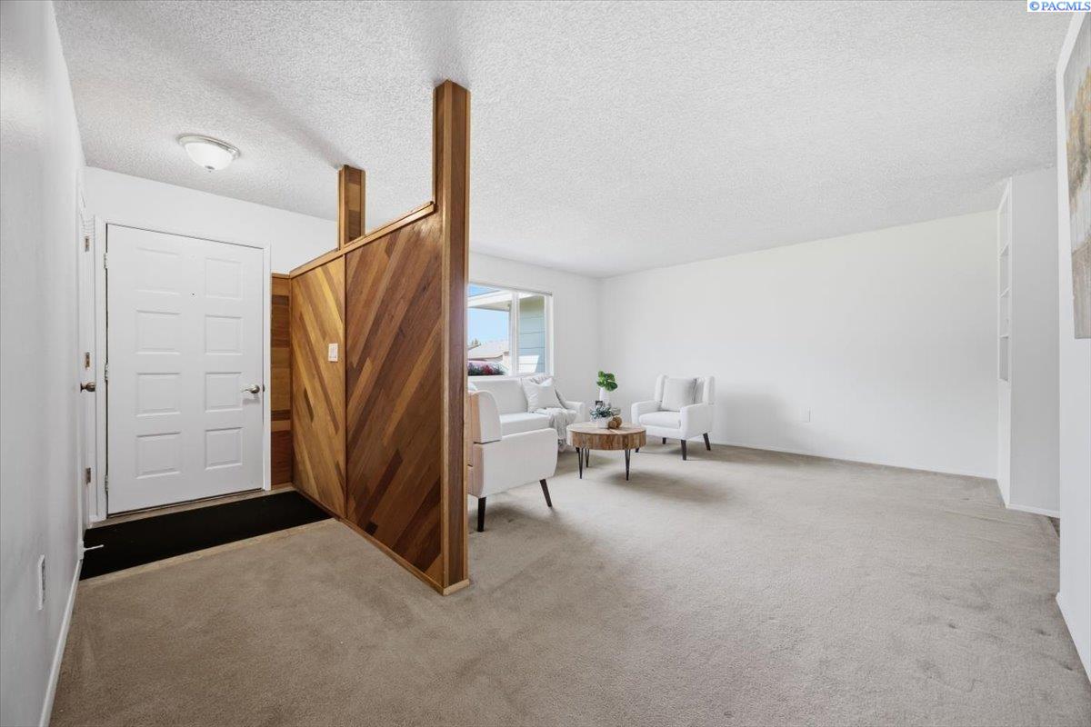 328 N Grant St, Kennewick, WA 99336