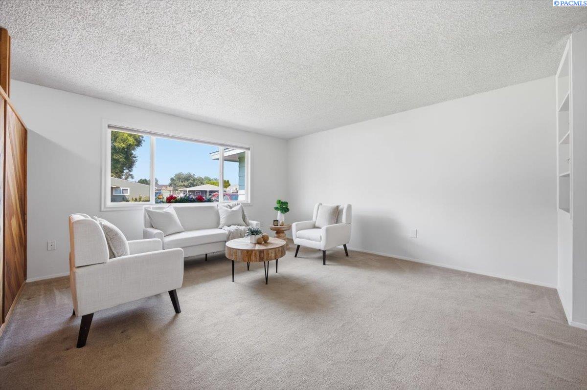 328 N Grant St, Kennewick, WA 99336