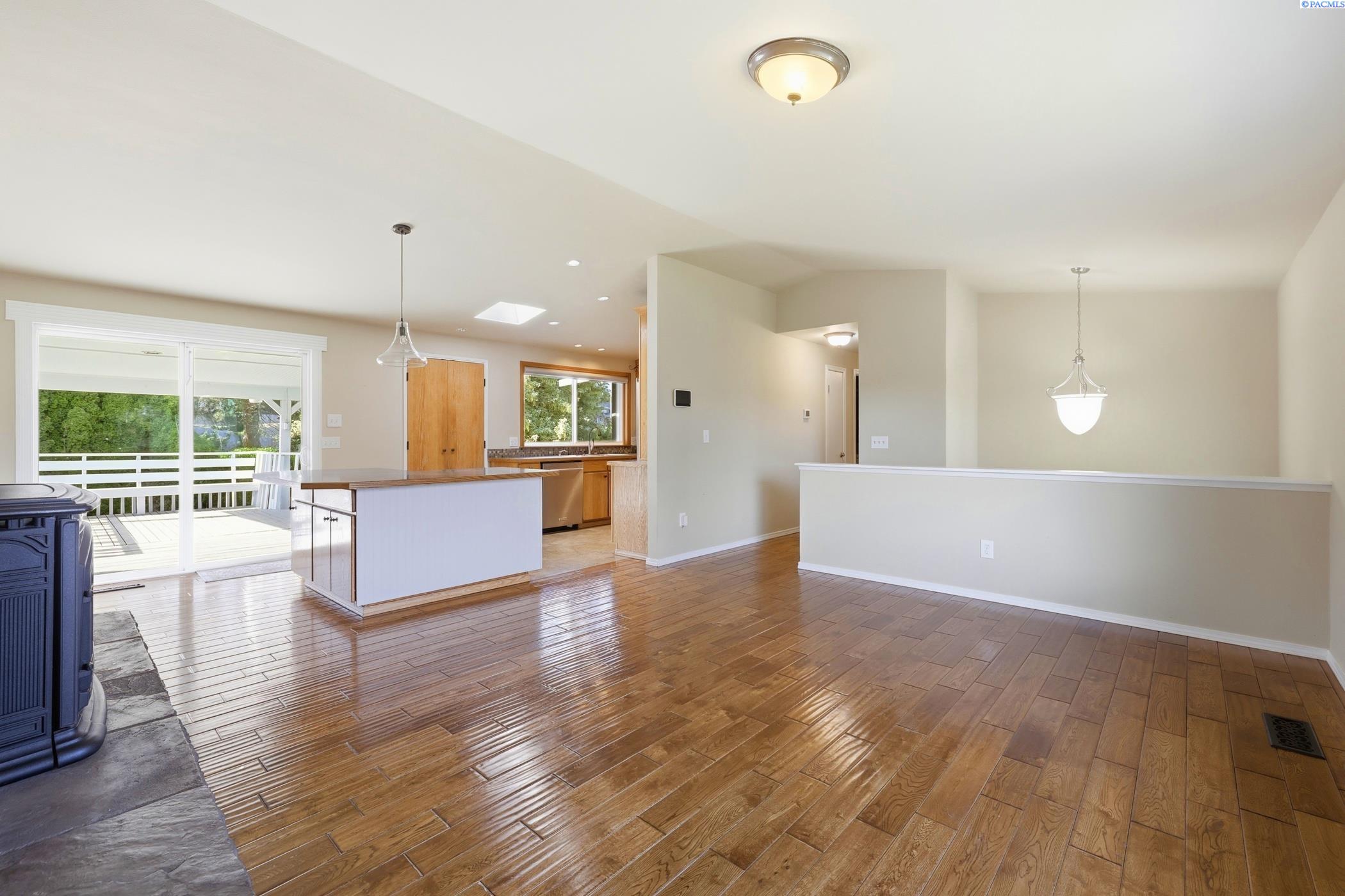 Photo 2 of Single family home for sale at 7807 W 12th Avenue, Kennewick, WA 99338 | MLS# 295493 | Listing updated on 2026-09-16