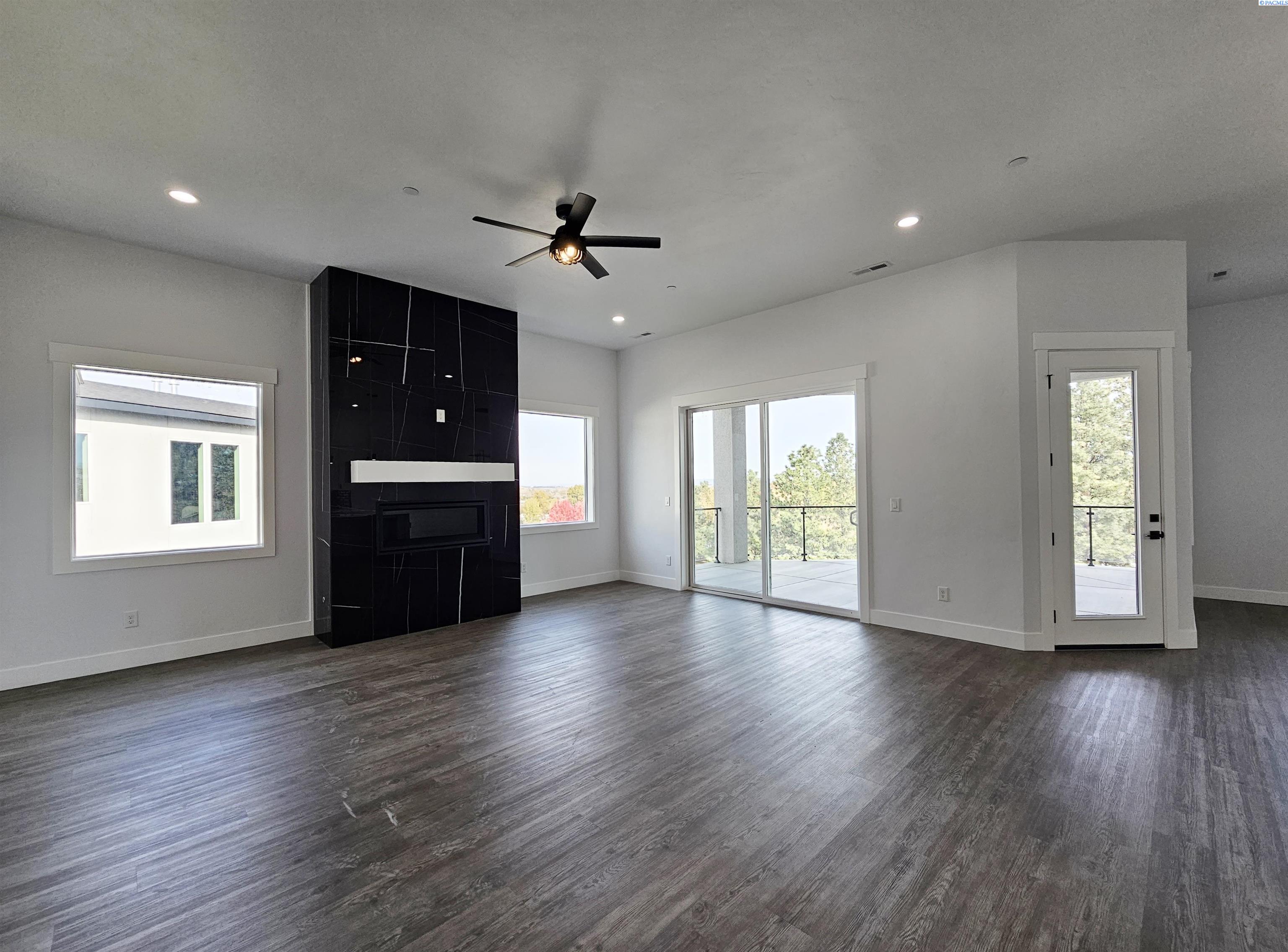 3202 Bing St, West Richland, WA 99353