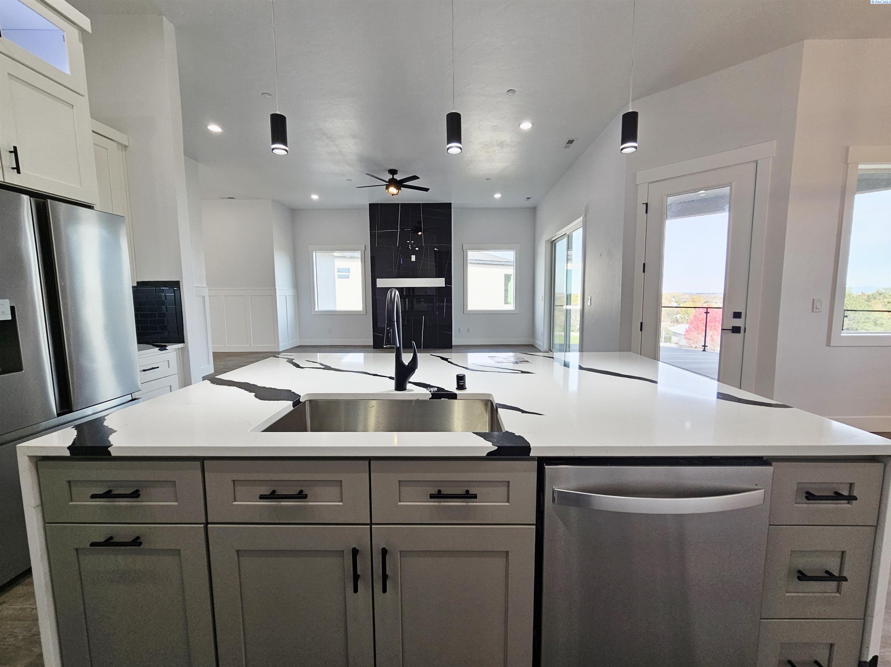 3202 Bing St, West Richland, WA 99353
