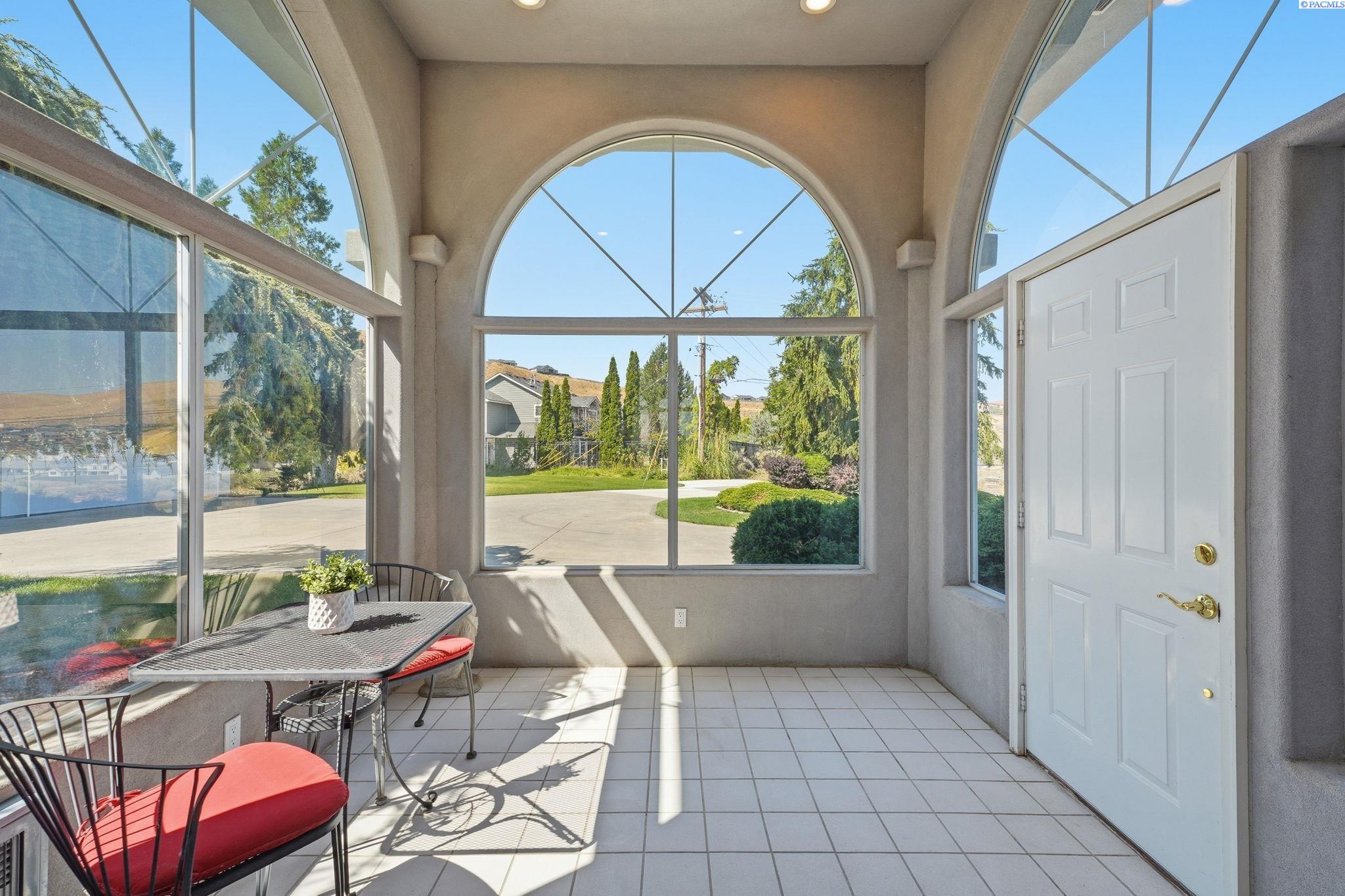 1361 Gage Blvd, Richland, WA 99352