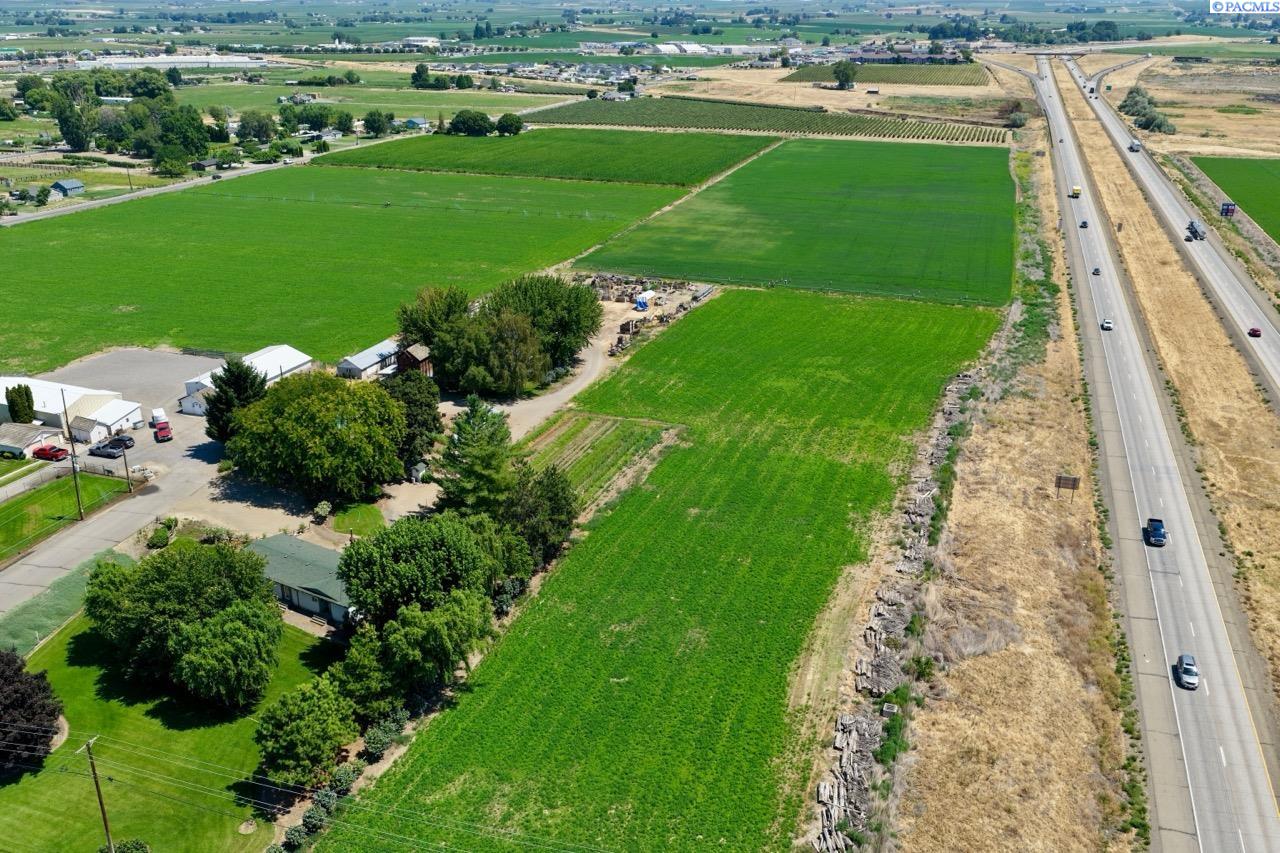 1844 Sunnyside Mabton Hwy, Benton City, WA 98944