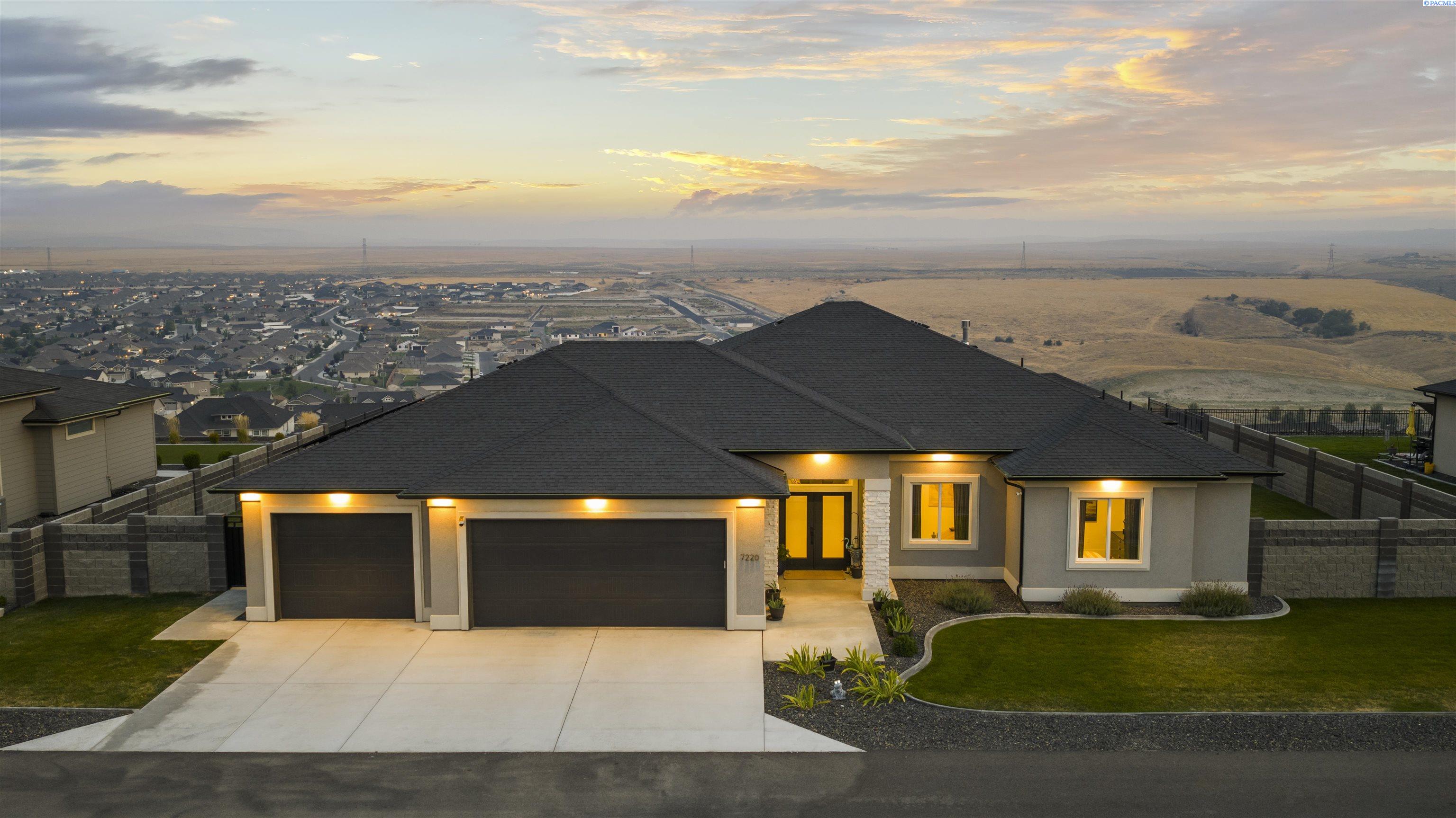 7220 W 22nd Pl, Kennewick, WA 99338
