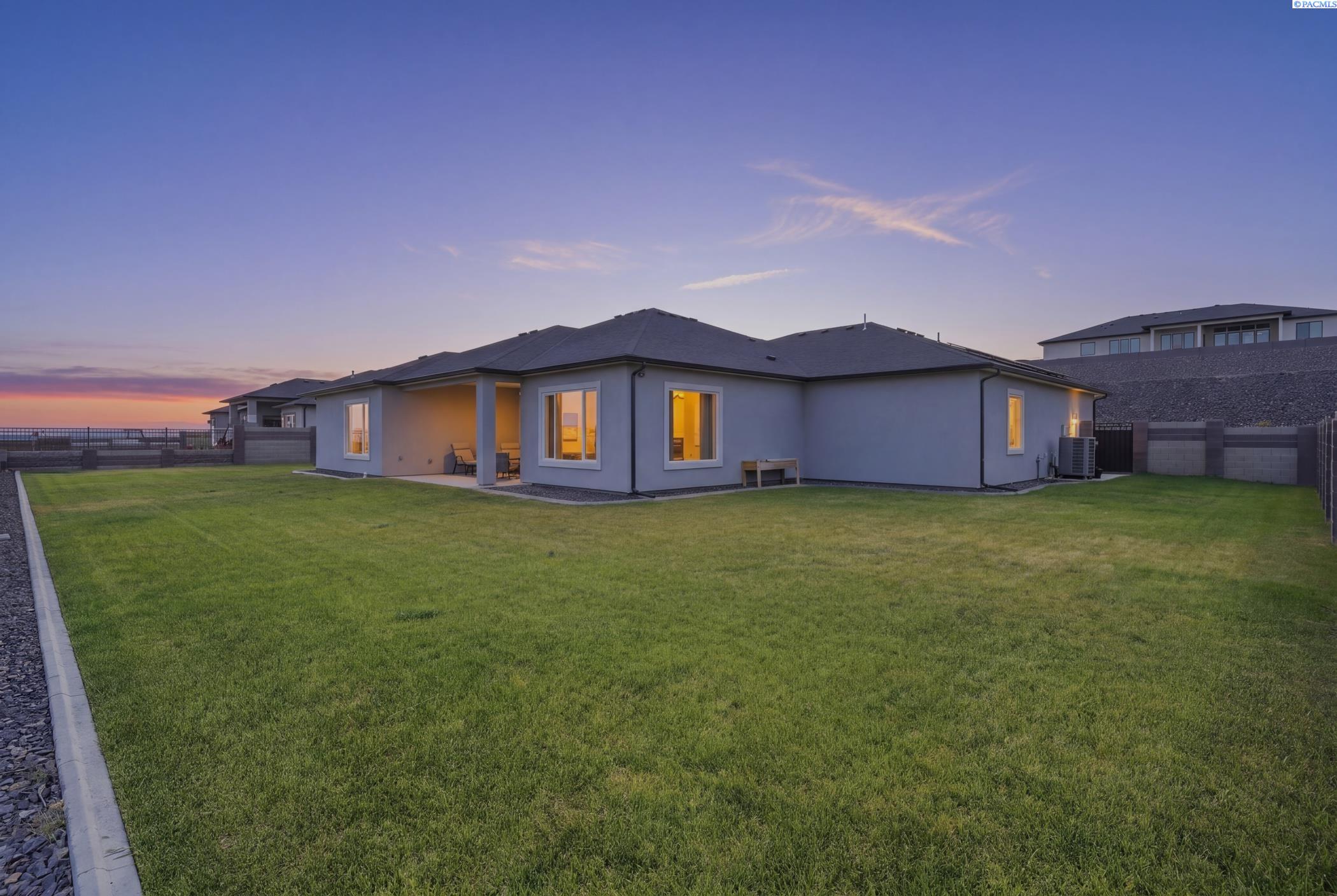 7220 W 22nd Pl, Kennewick, WA 99338