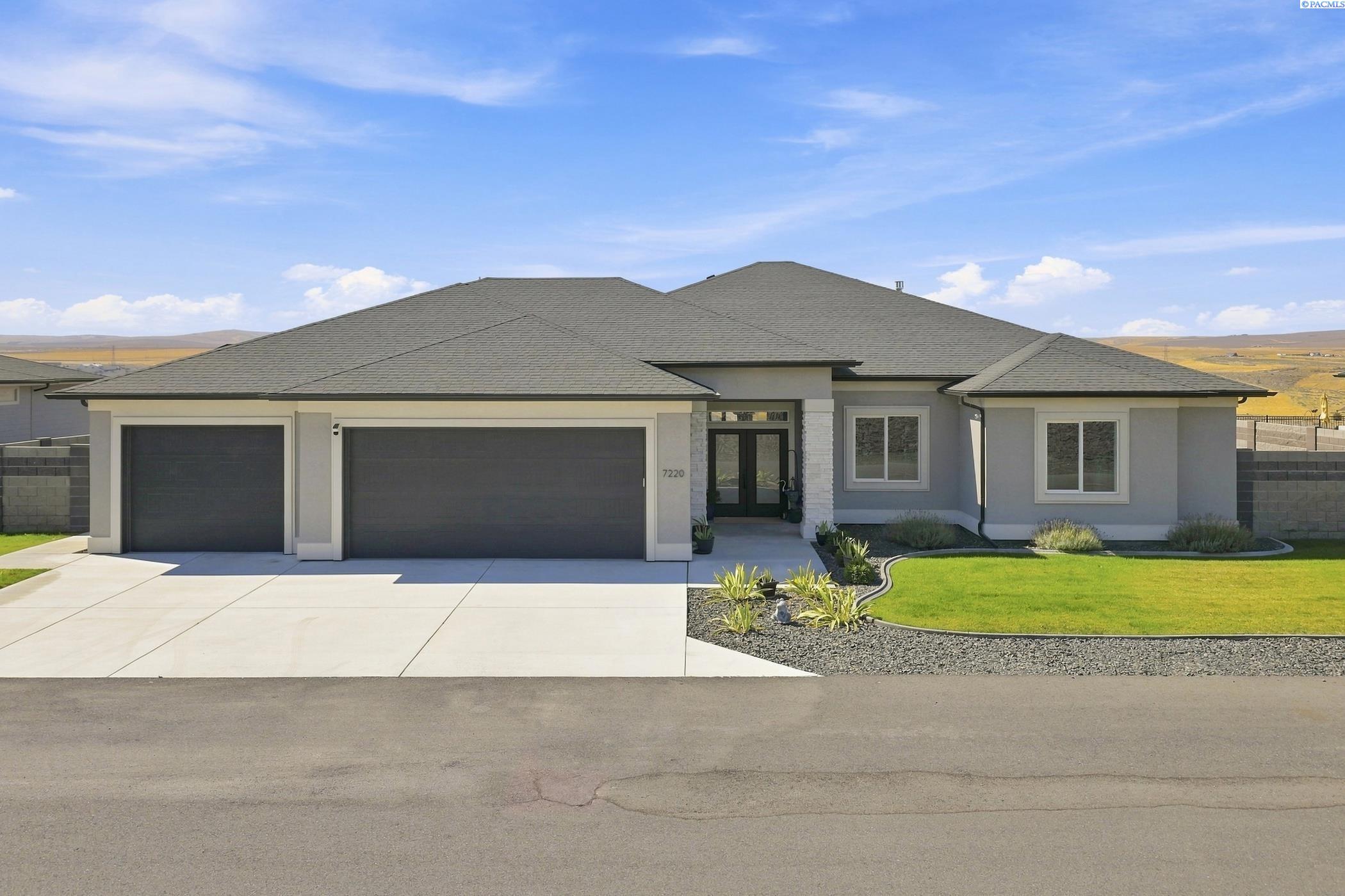 7220 W 22nd Pl, Kennewick, WA 99338