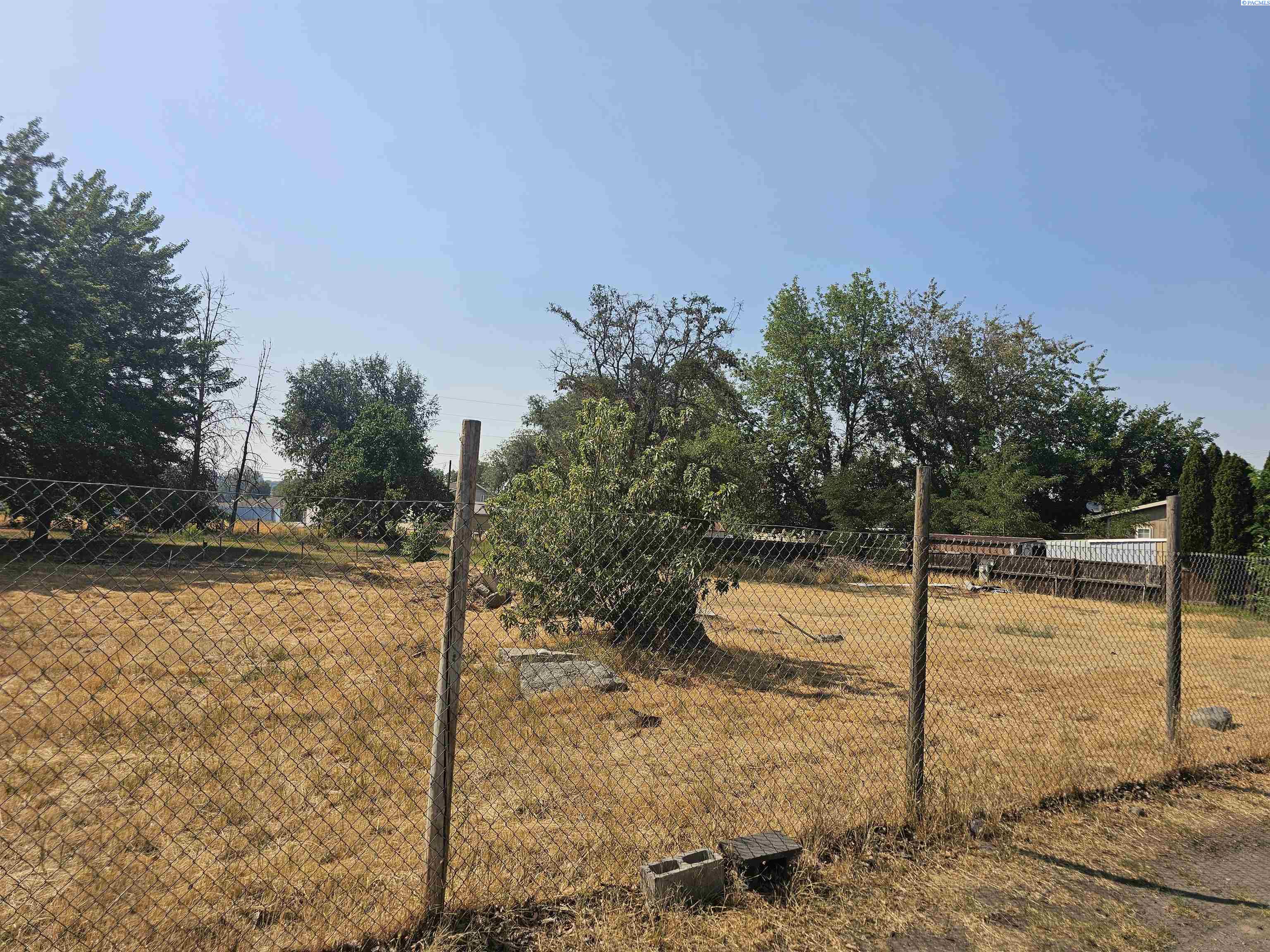 18008 S Hawthorne St, Kennewick, WA 99337