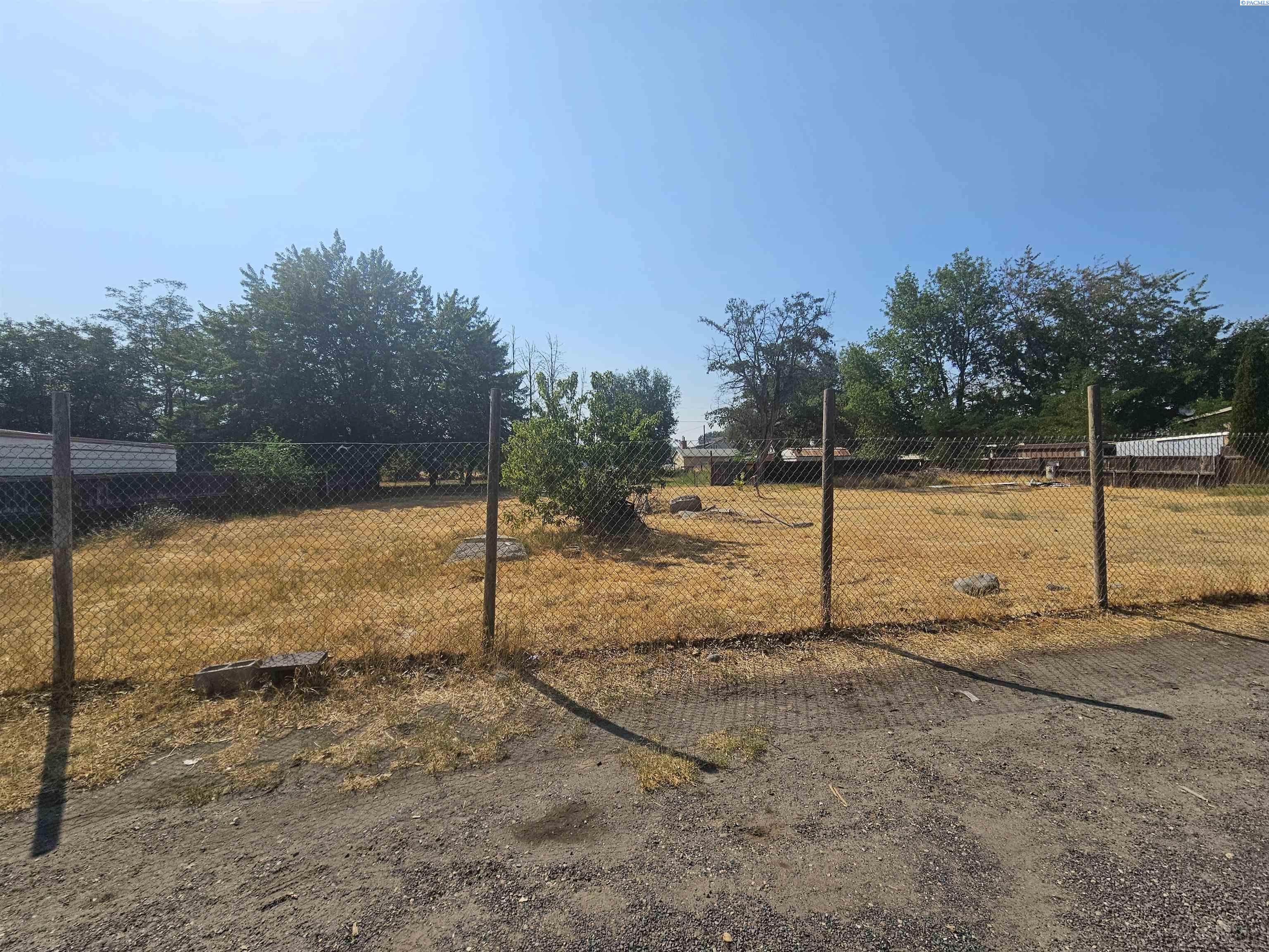 18008 S Hawthorne St, Kennewick, WA 99337