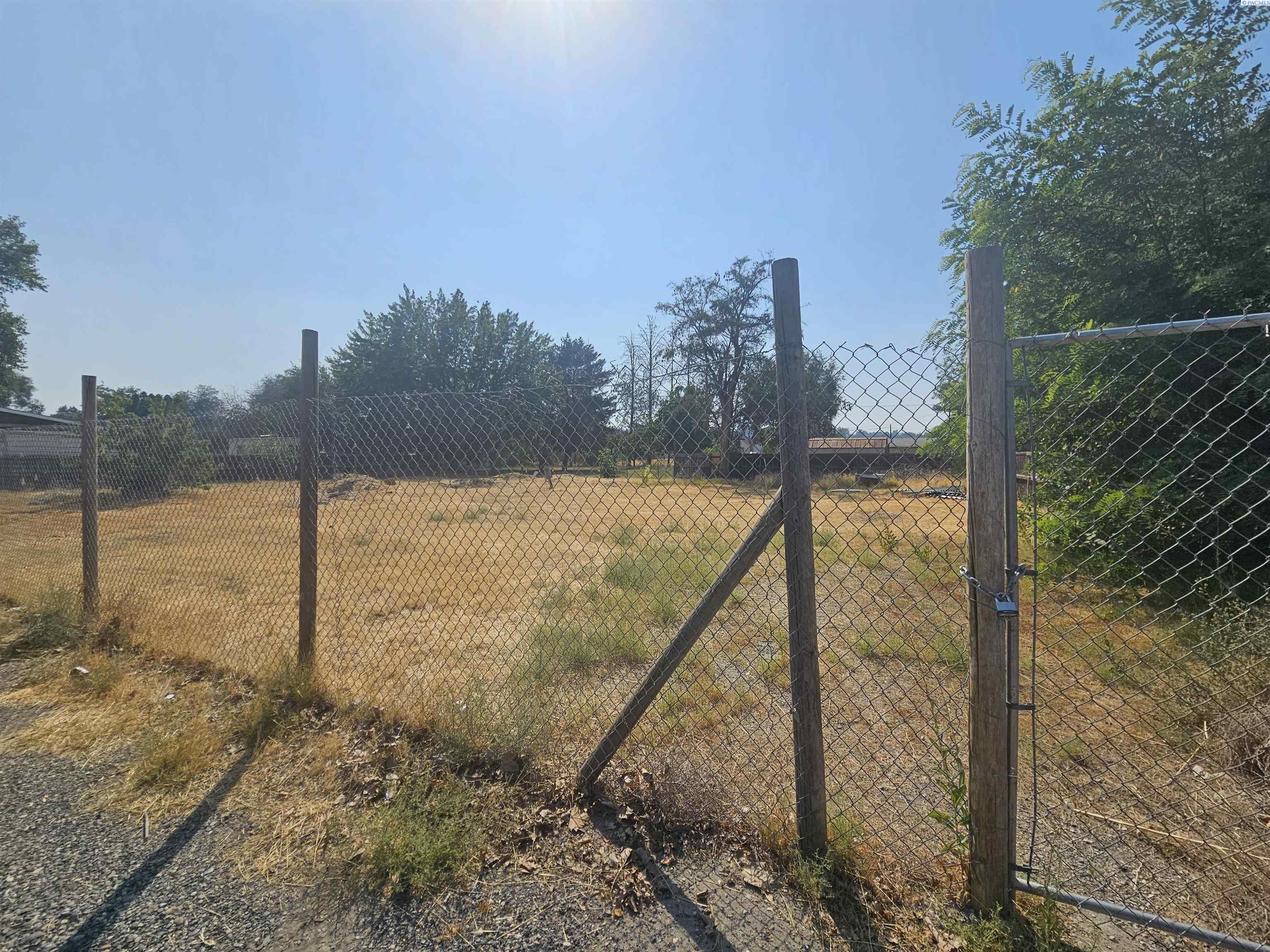 18008 S Hawthorne St, Kennewick, WA 99337
