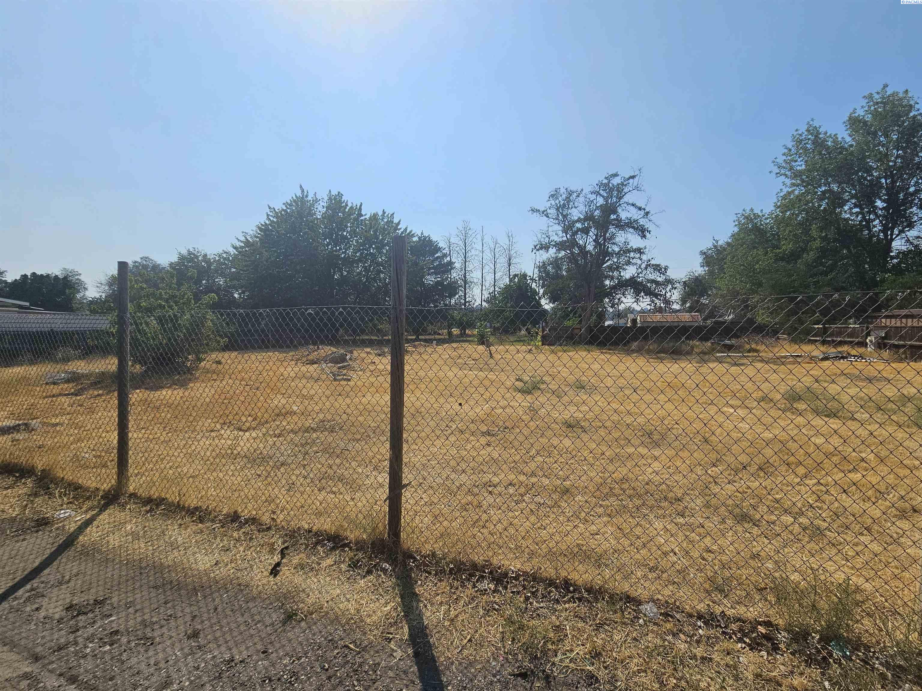 18008 S Hawthorne St, Kennewick, WA 99337