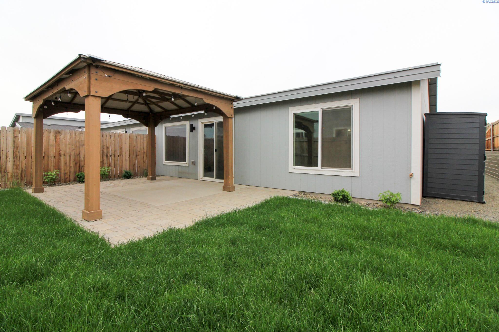 301 S Cedar Ave, Pasco, WA 99301