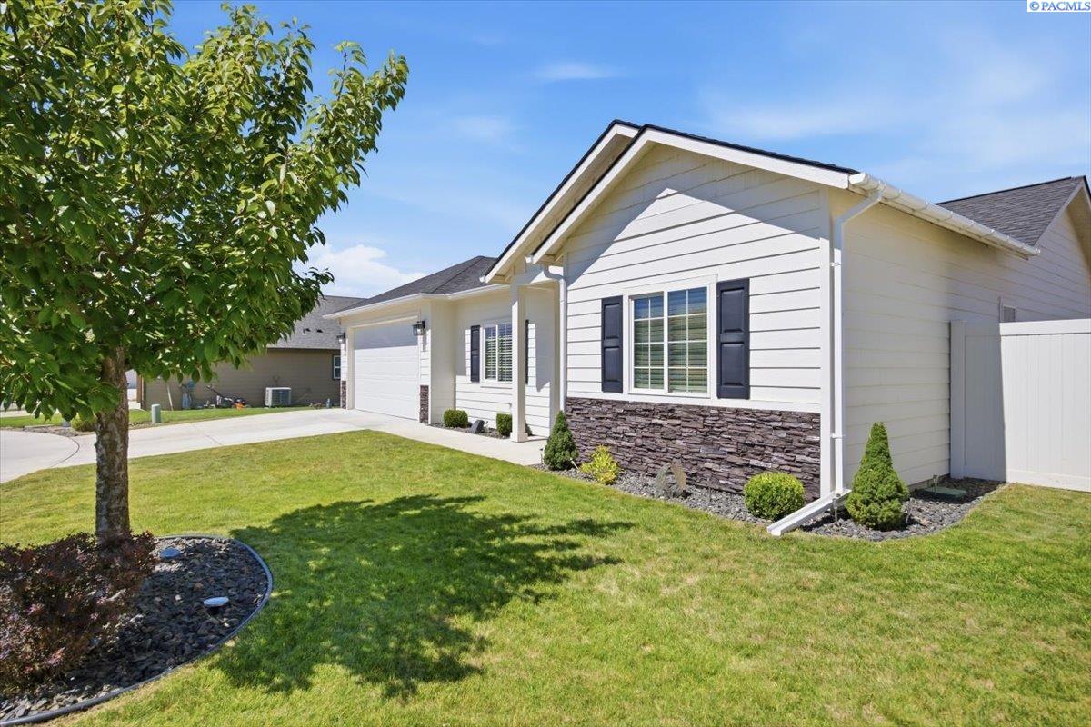 86 Ellie Ann Ct, Prosser, WA 99350