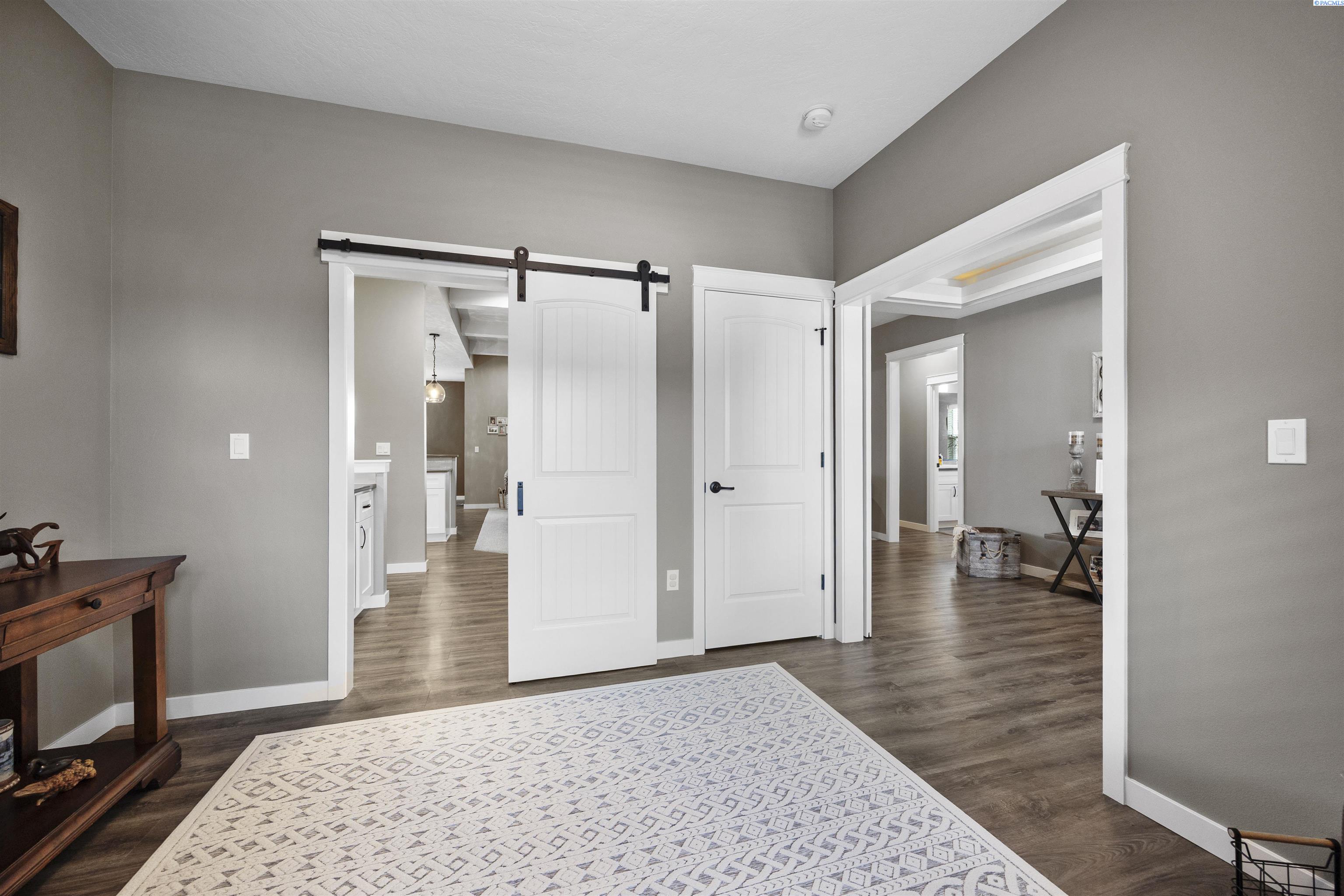 595 Troy Ave, West Richland, WA 99353