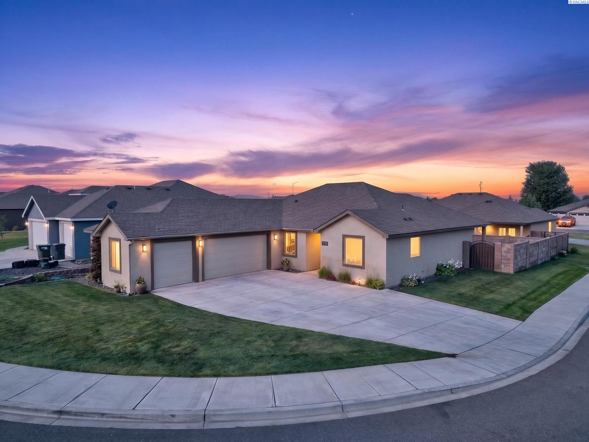 6018 Cotswold Dr, Pasco, WA 99301