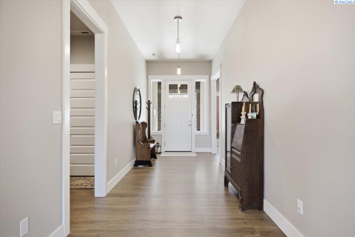 1314 Medley Dr, Richland, WA 99352
