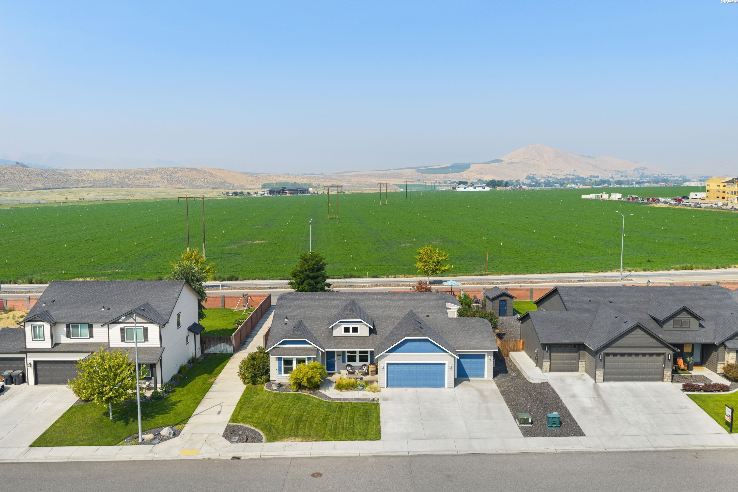 6199 Teak Ln, West Richland, WA 99353