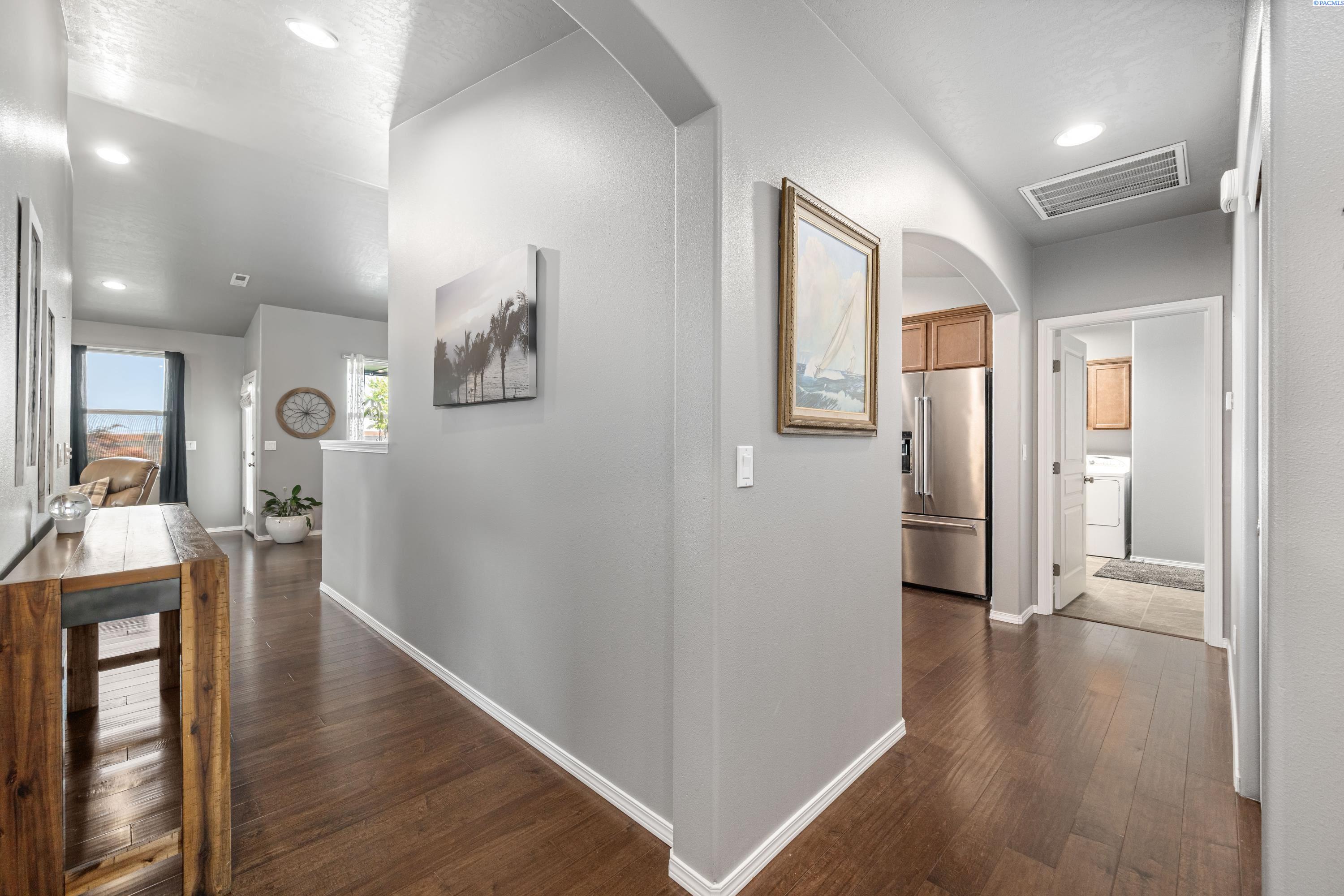 6199 Teak Ln, West Richland, WA 99353