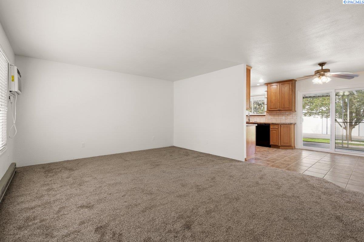 484 S 41st Ave, West Richland, WA 99353-5006