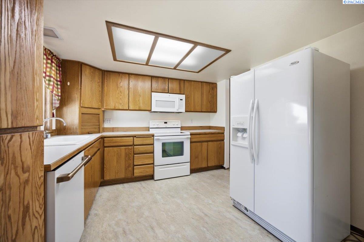 1711 S Kent, Kennewick, WA 99337
