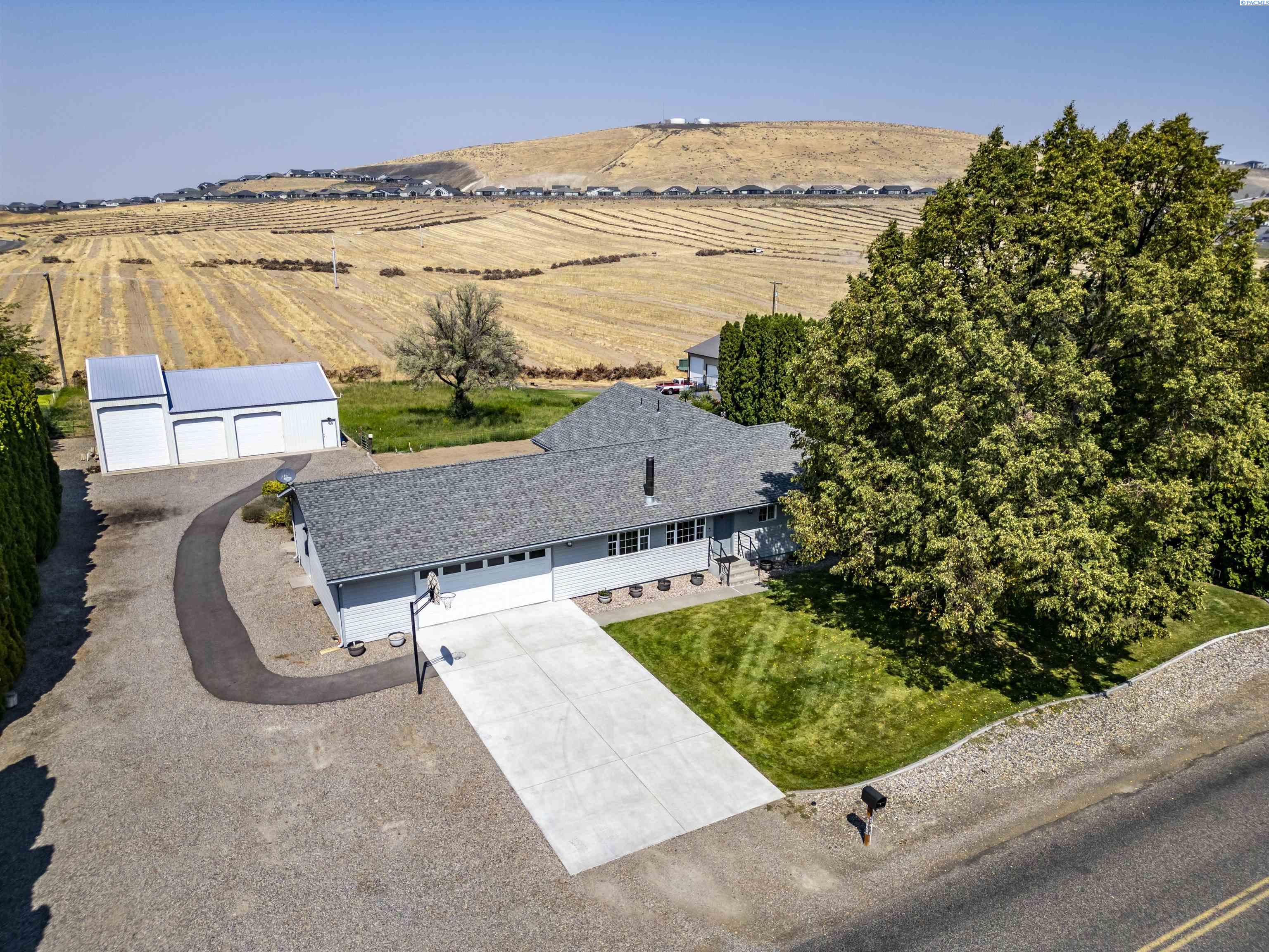 97904 E Clover Rd, Kennewick, WA 99338