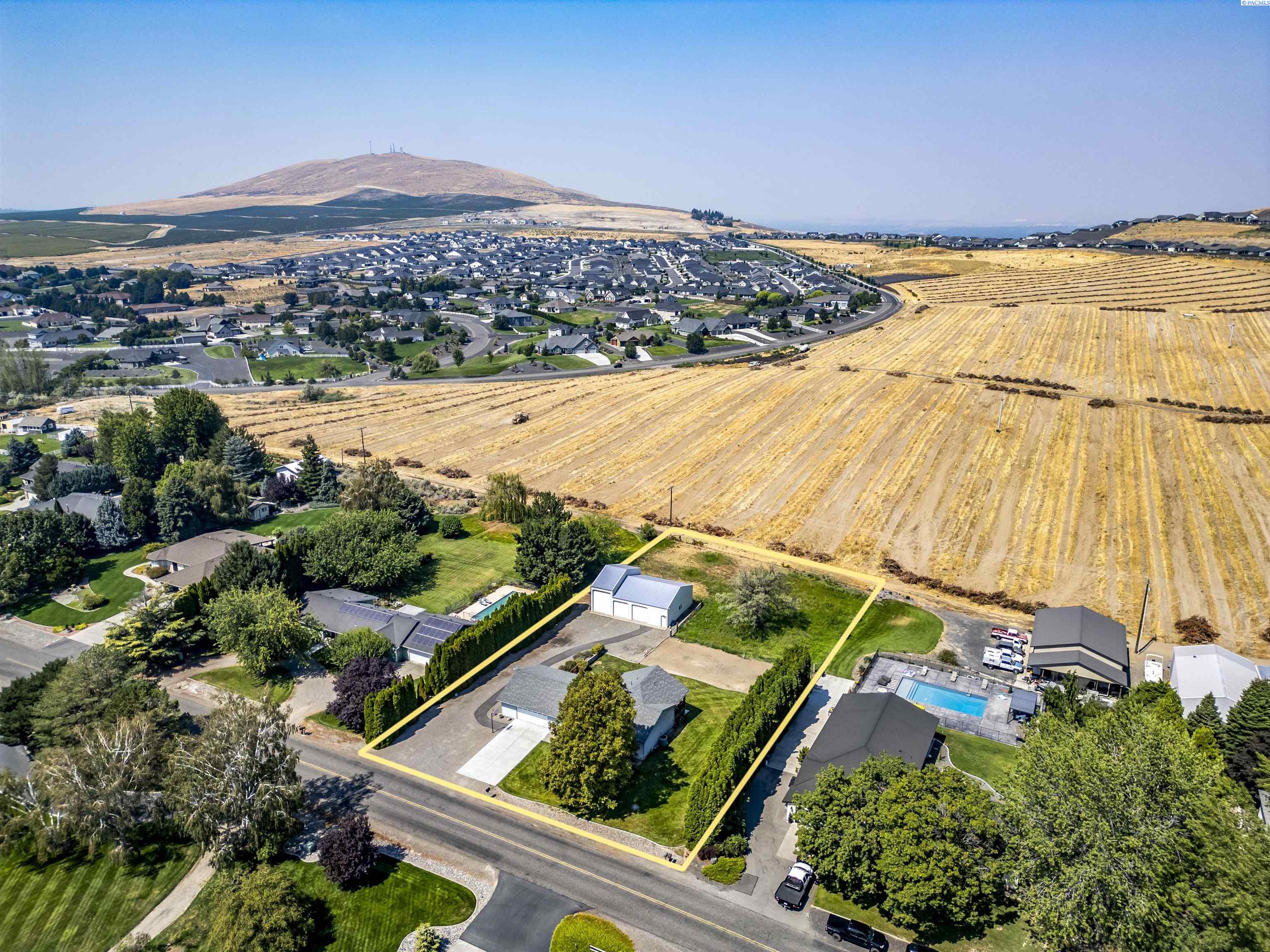 97904 E Clover Rd, Kennewick, WA 99338