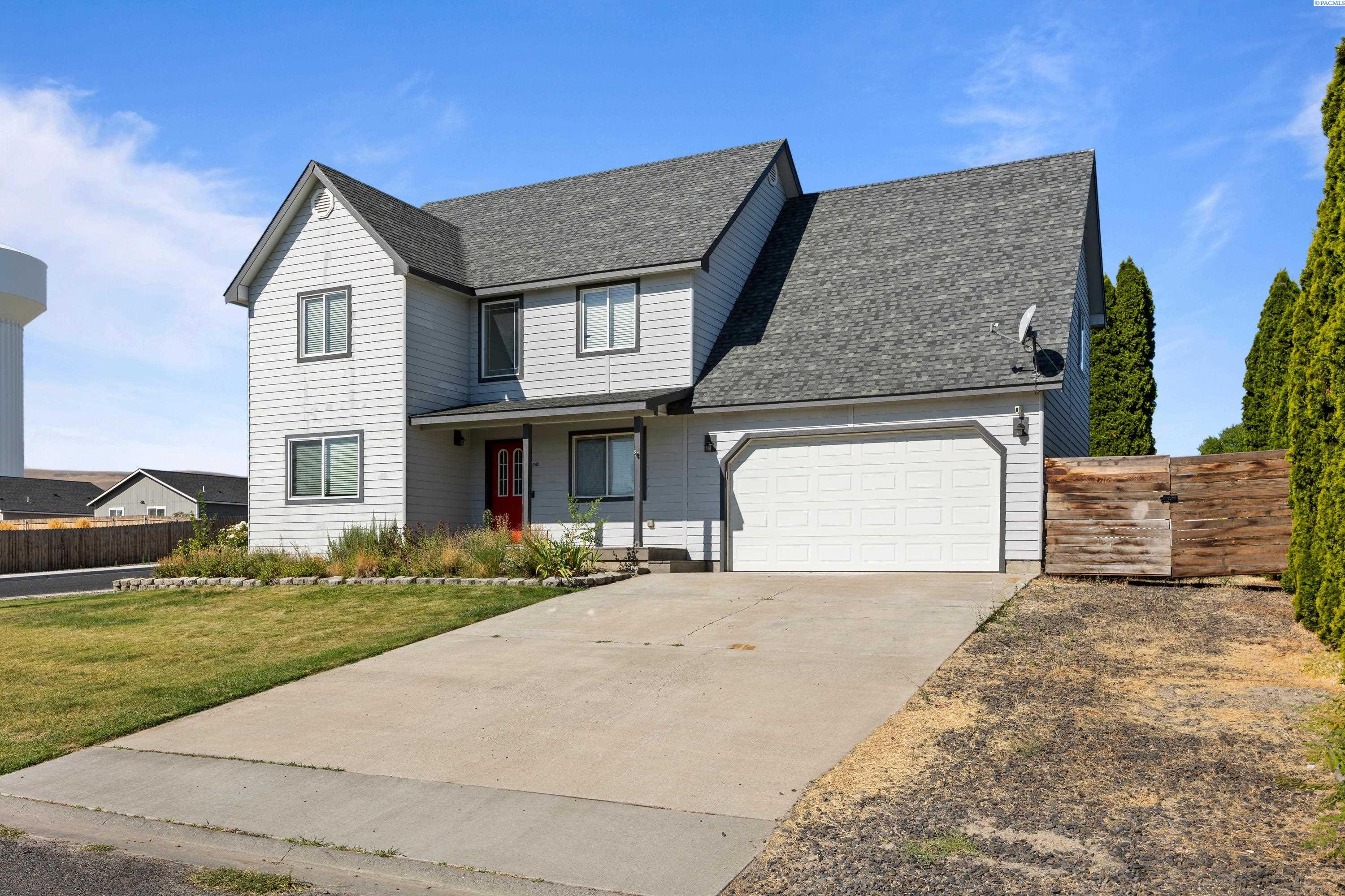 1542 NE 12th St, Benton City, WA 99320
