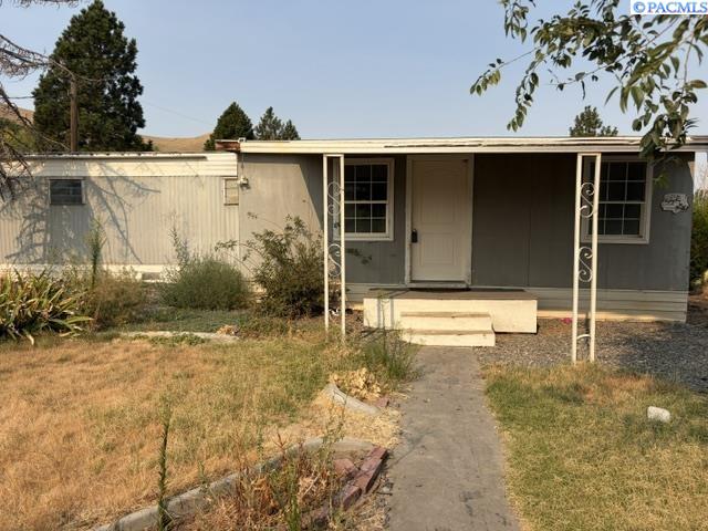 23802 N Willard Ave, Benton City, WA 99320