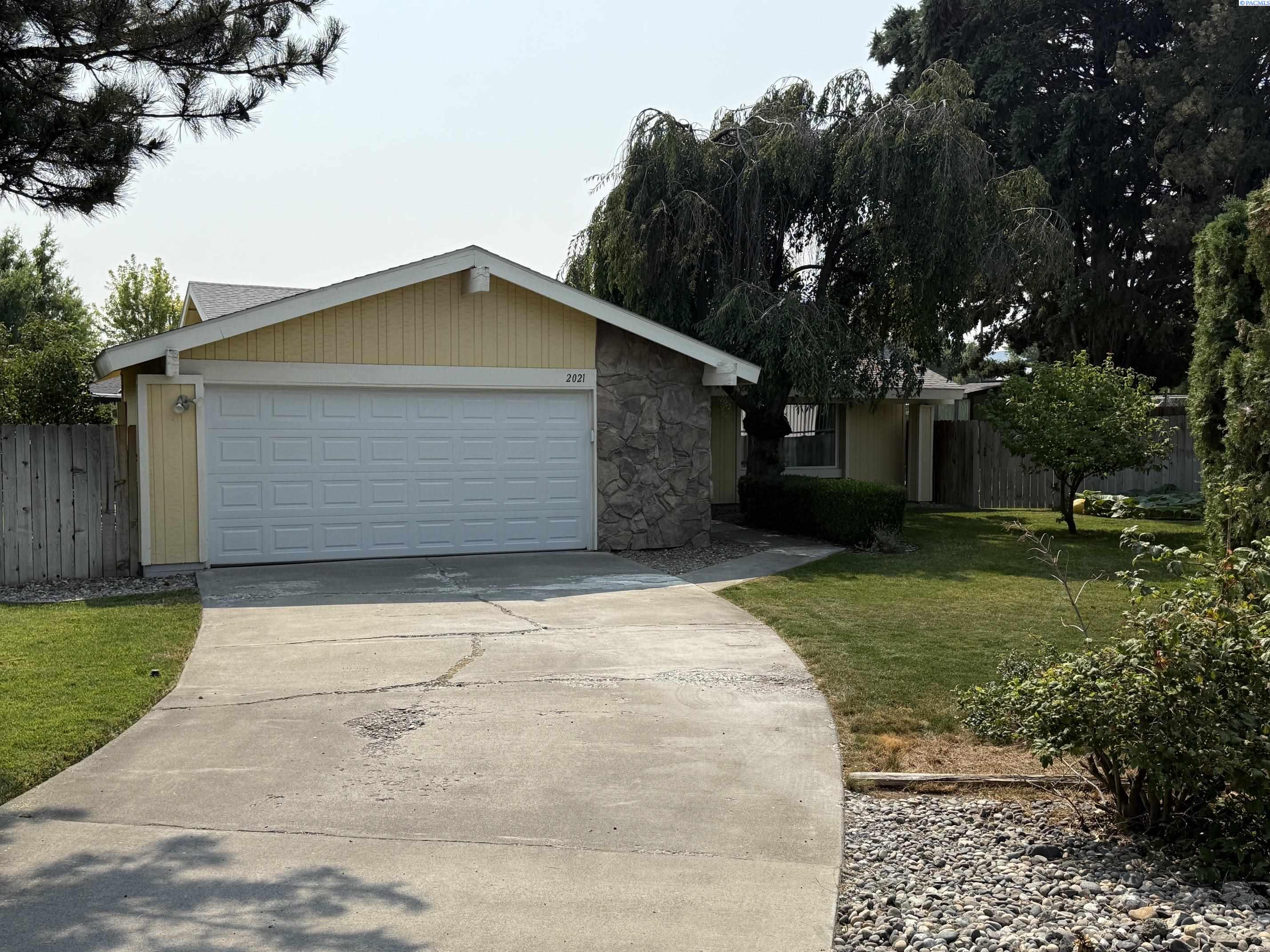2021 W 26th Ave, Kennewick, WA 99337