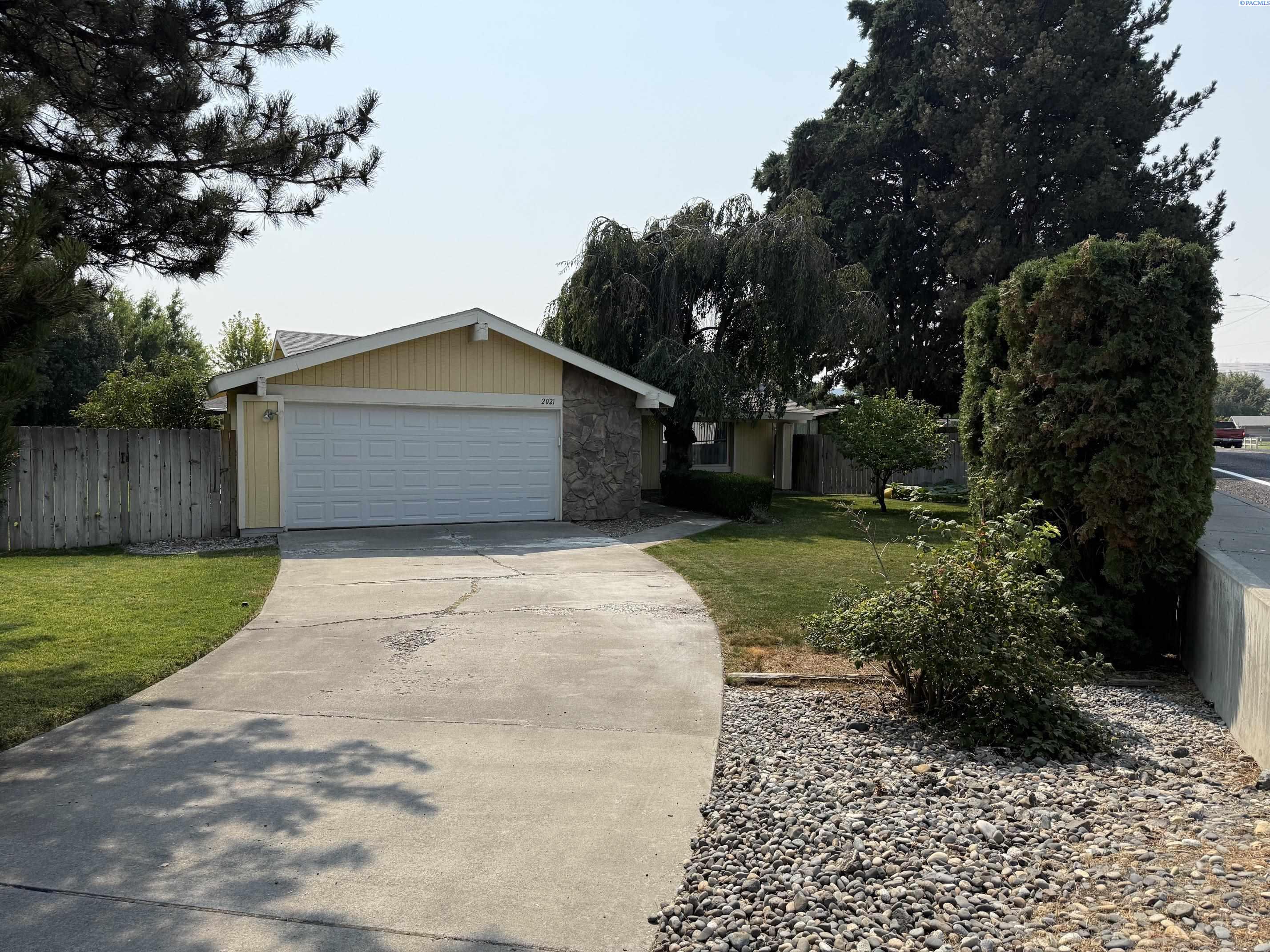 2021 W 26th Ave, Kennewick, WA 99337