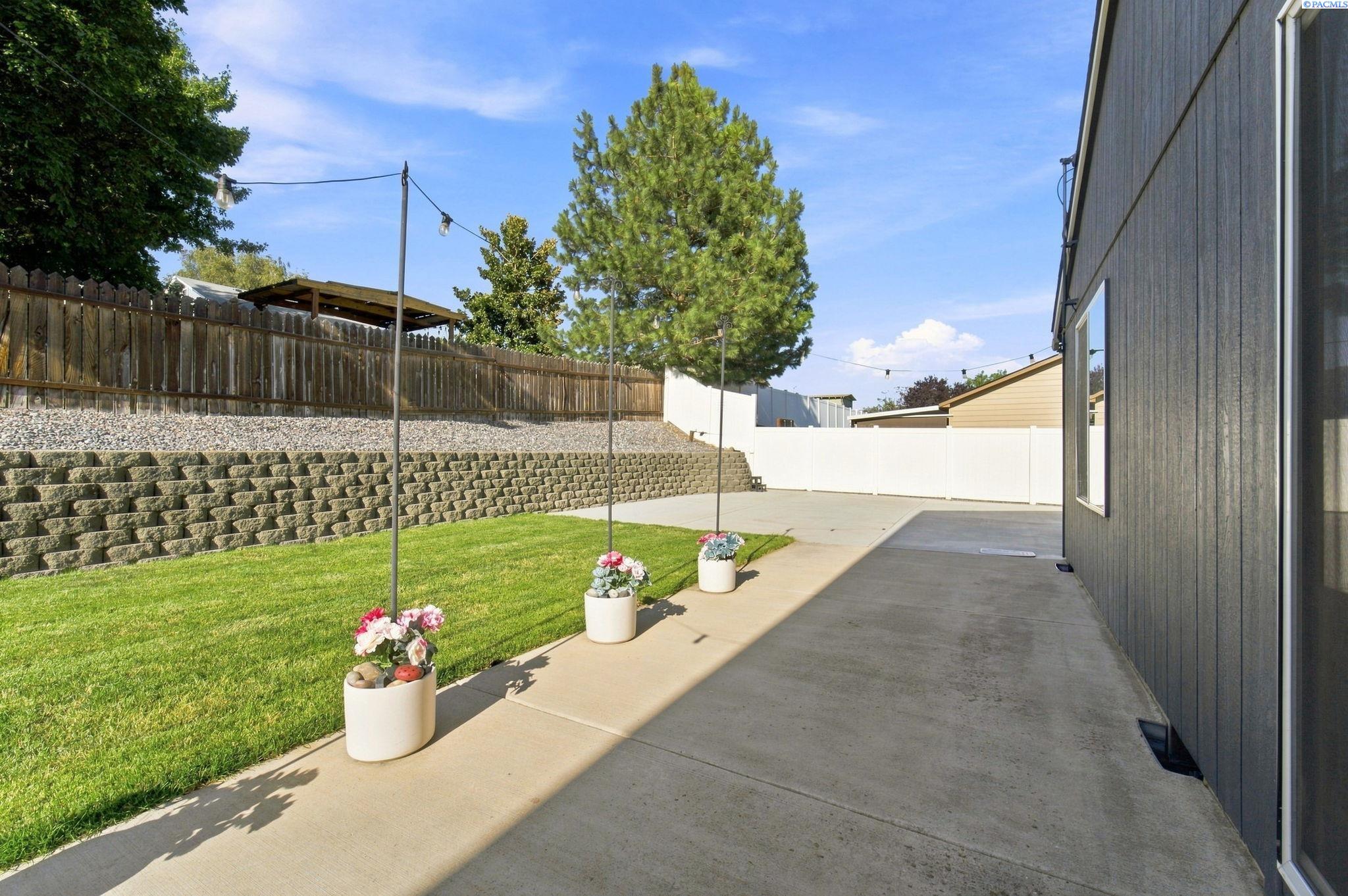 5600 Monica Ct, West Richland, WA 99353
