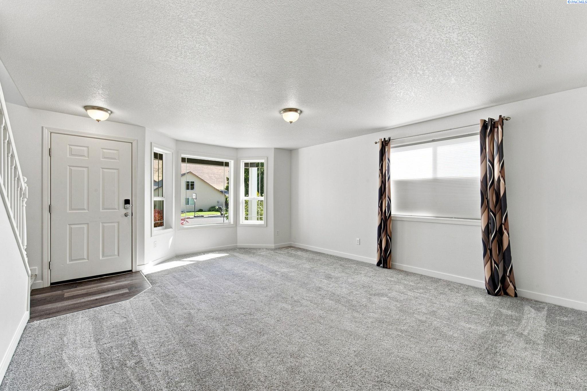 5600 Monica Ct, West Richland, WA 99353