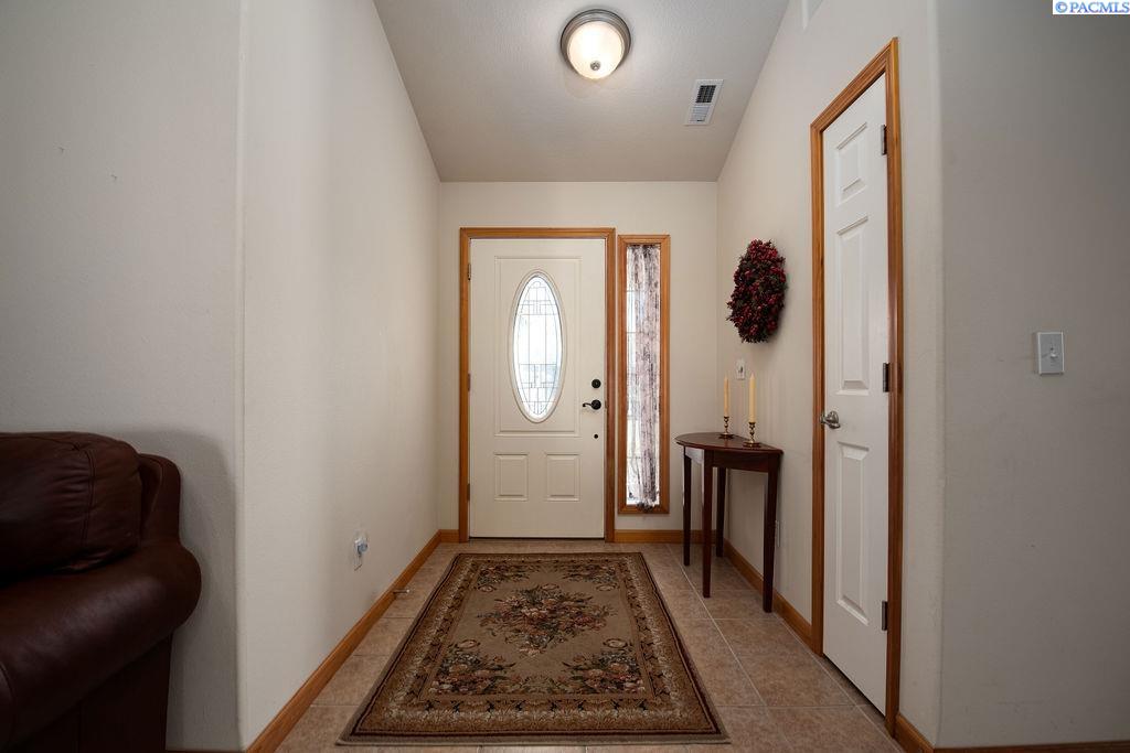 4307 Segovia Dr, Pasco, WA 99301