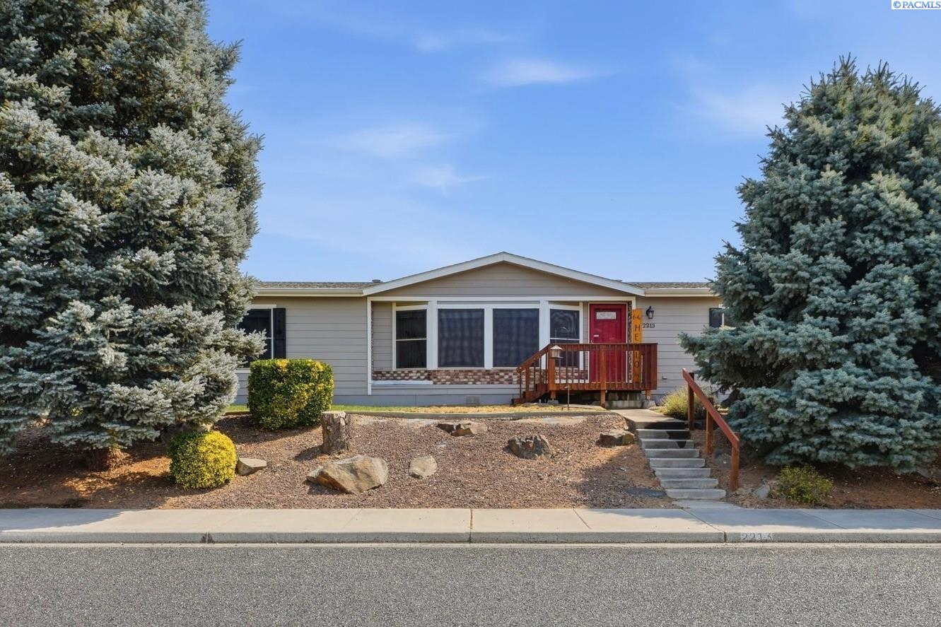 2213 S Dennis St, Kennewick, WA 99337