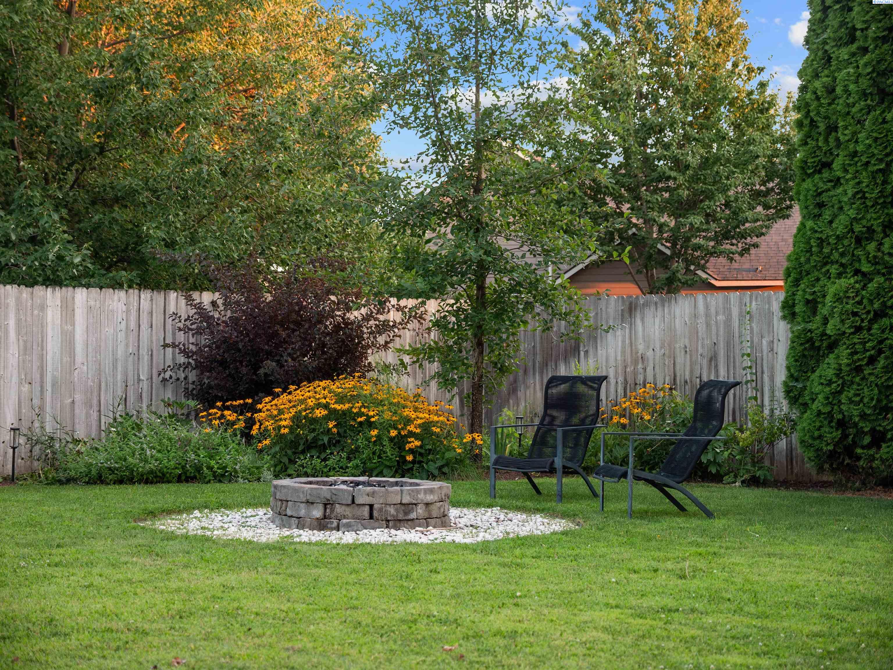 10412 Willow Way, Pasco, WA 99301
