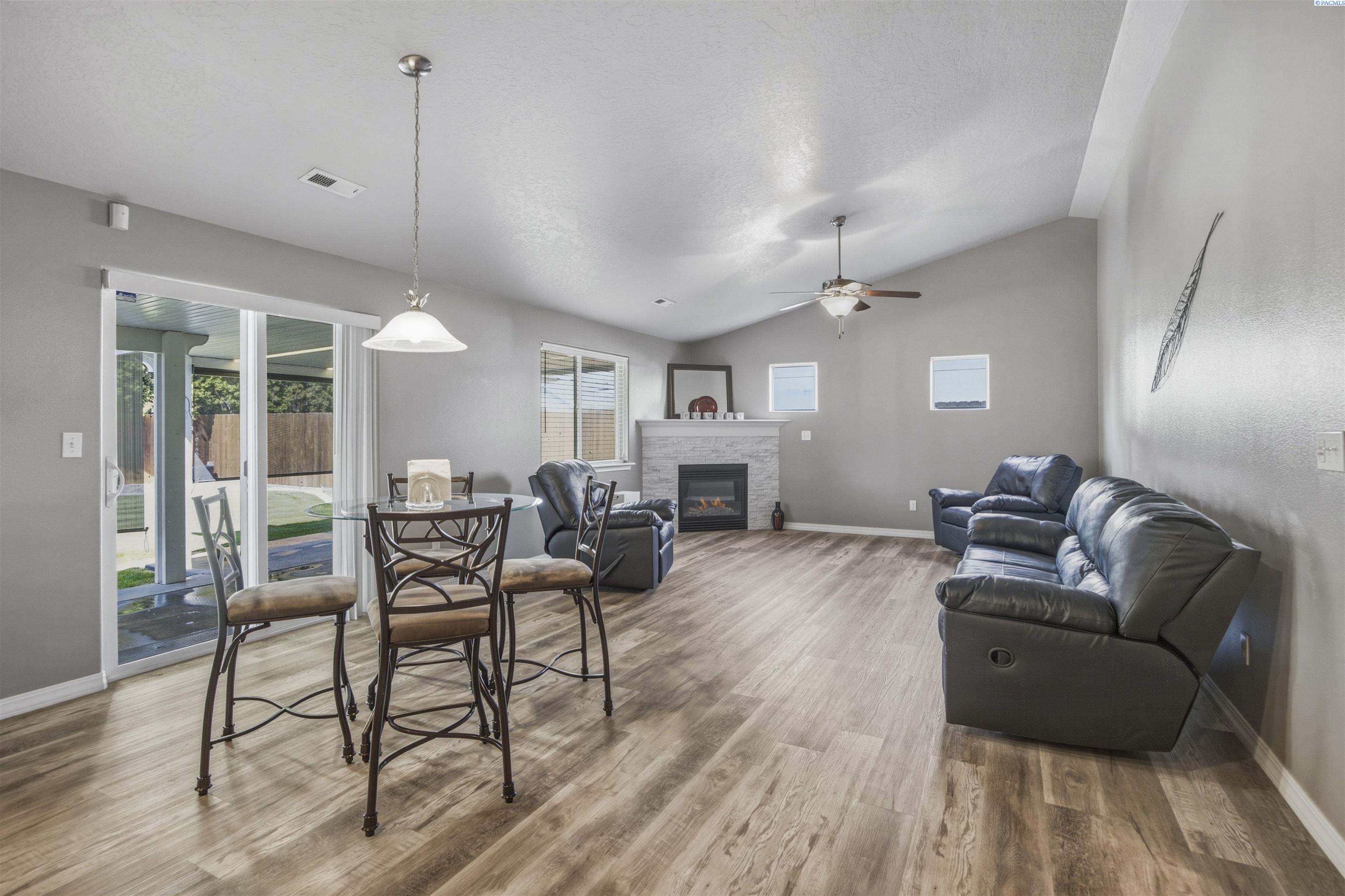 6206 Robert Wayne Dr, Pasco, WA 99301