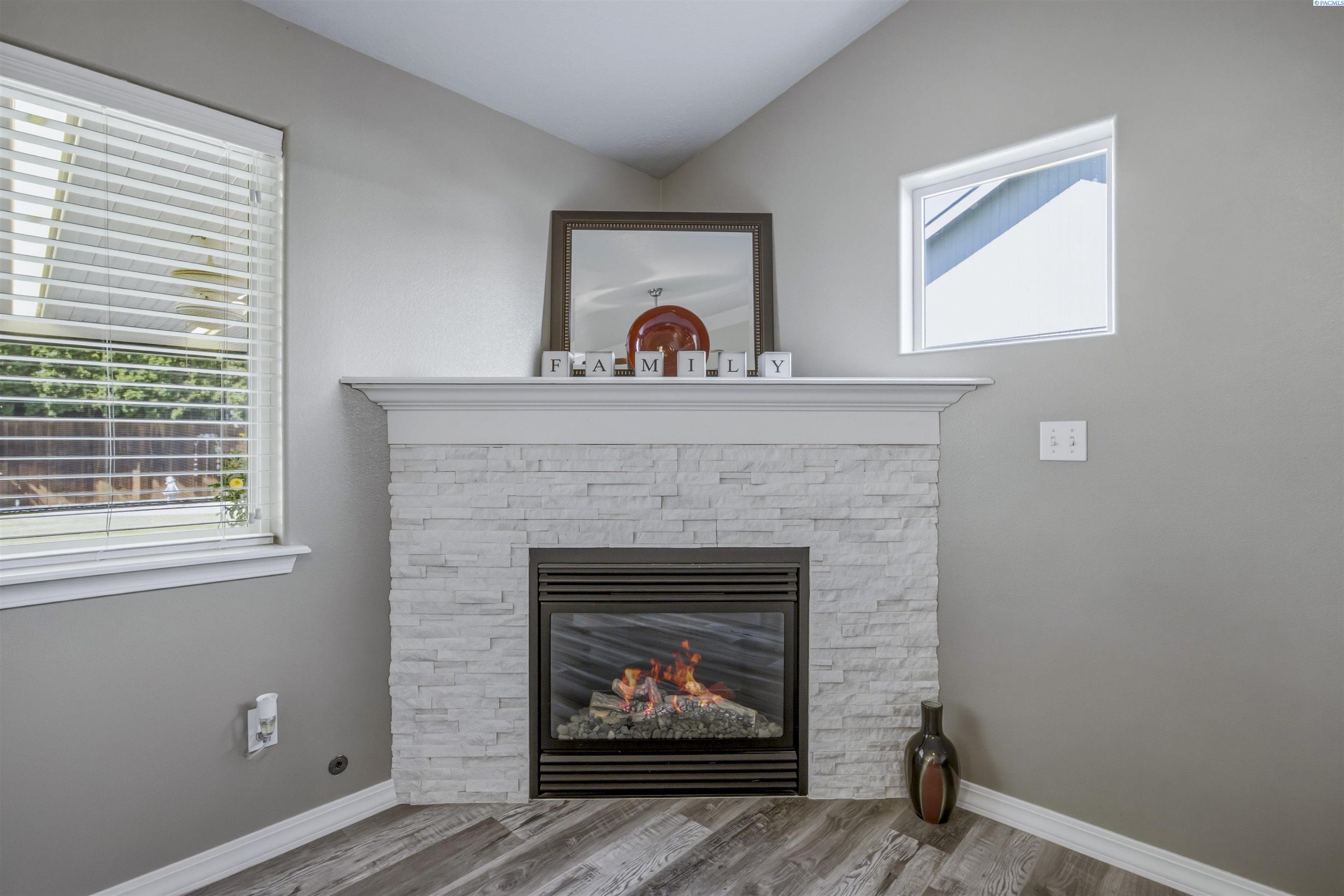 6206 Robert Wayne Dr, Pasco, WA 99301