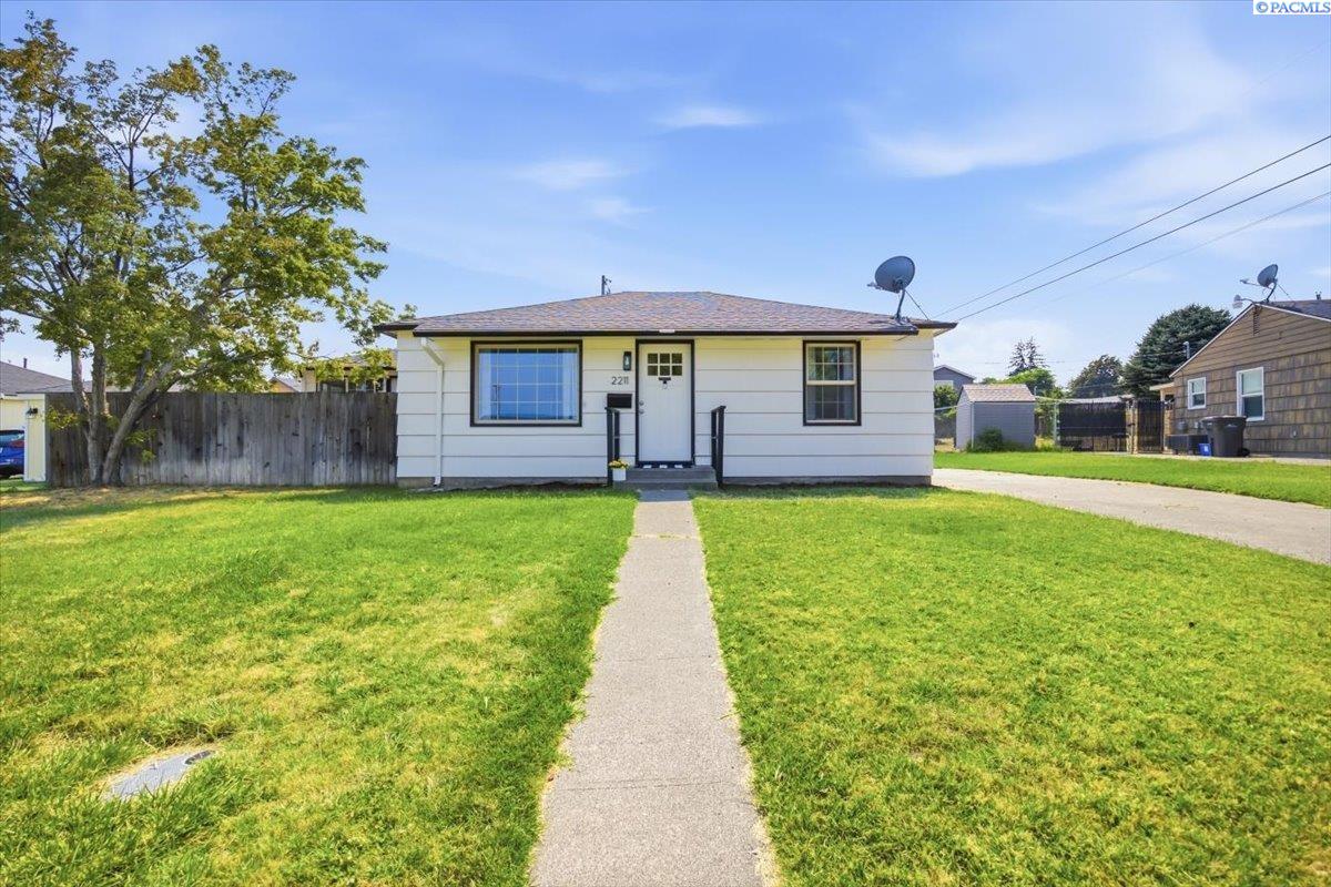 2211 W 5th Ave, Kennewick, WA 99336
