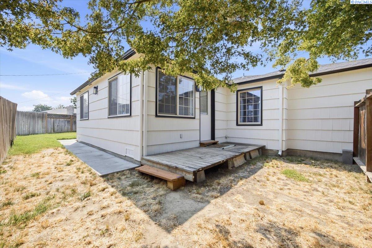 2211 W 5th Ave, Kennewick, WA 99336