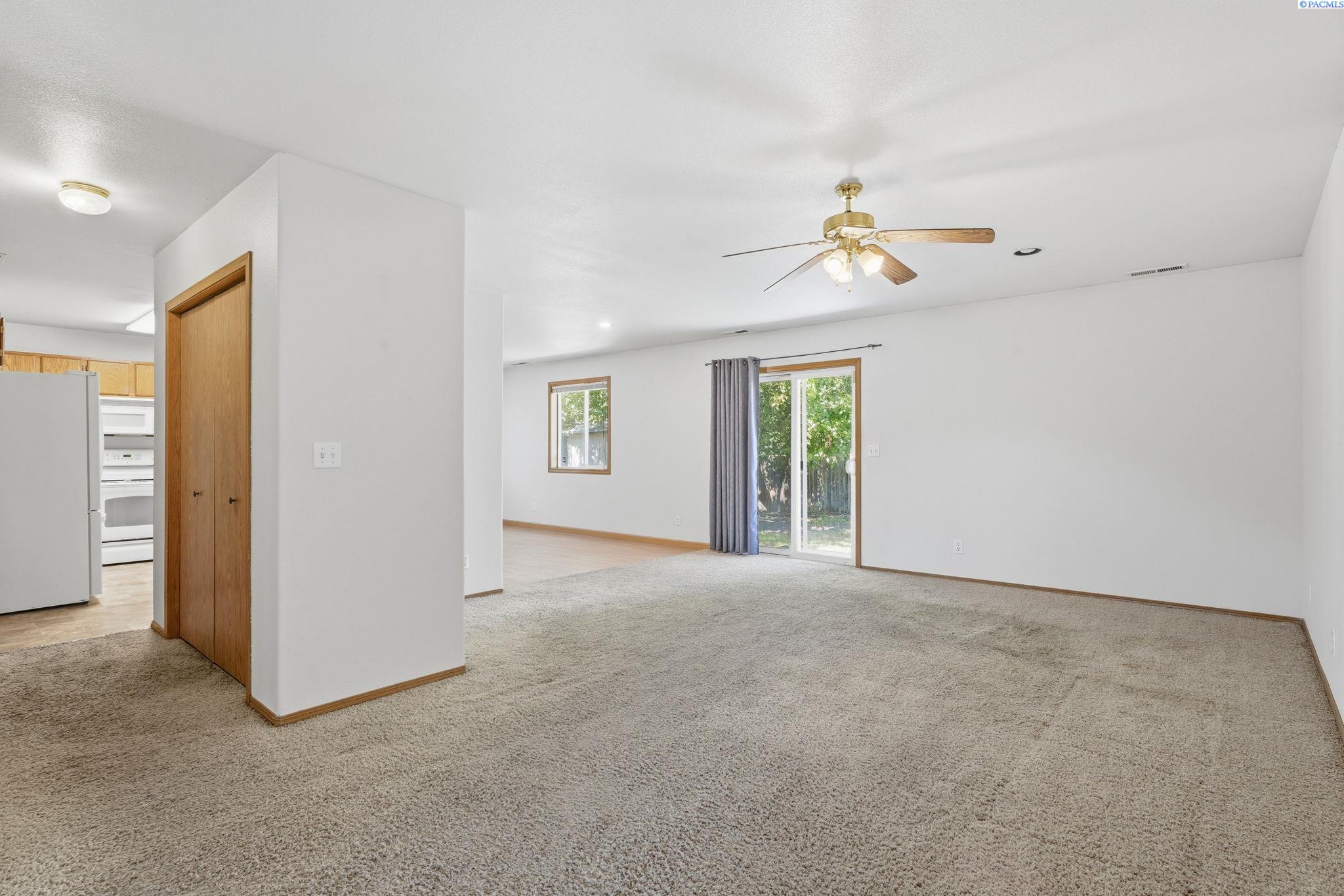 1412 W 24th Loop, Kennewick, WA 99337