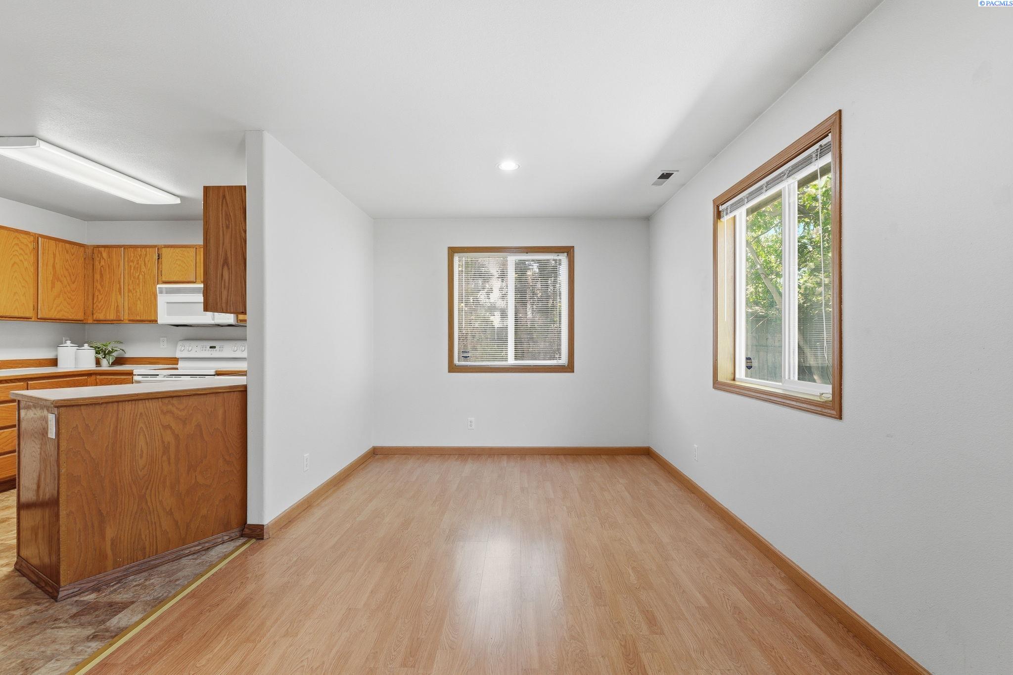 1412 W 24th Loop, Kennewick, WA 99337