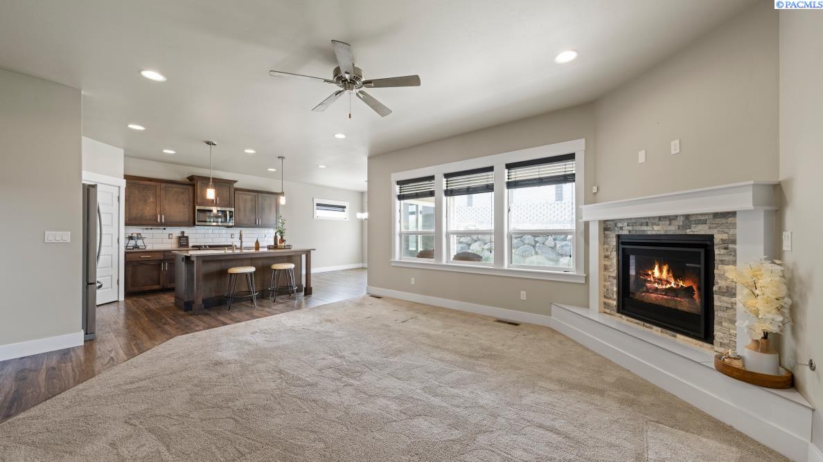 6947 W 33rd Pl, Kennewick, WA 99338