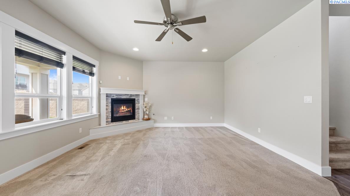 6947 W 33rd Pl, Kennewick, WA 99338