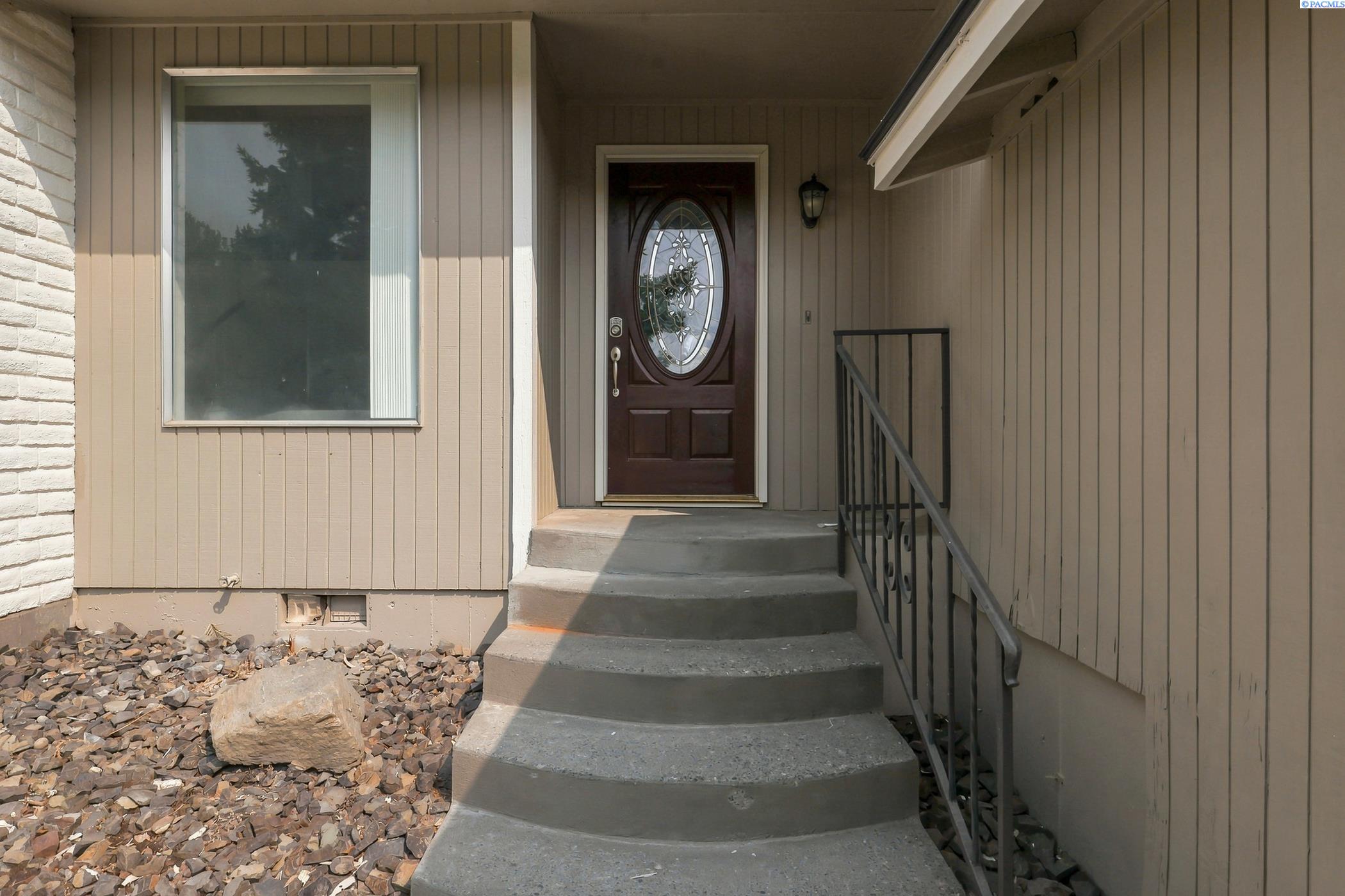 5022 Swallow Ct, West Richland, WA 99353