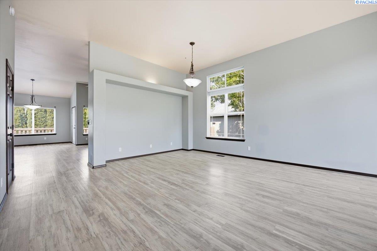 1207 Tomich Ave, Richland, WA 99352