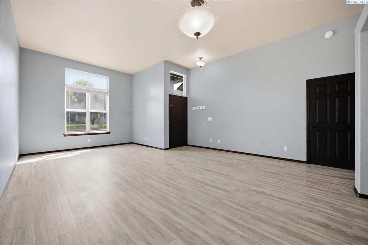 1207 Tomich Ave, Richland, WA 99352